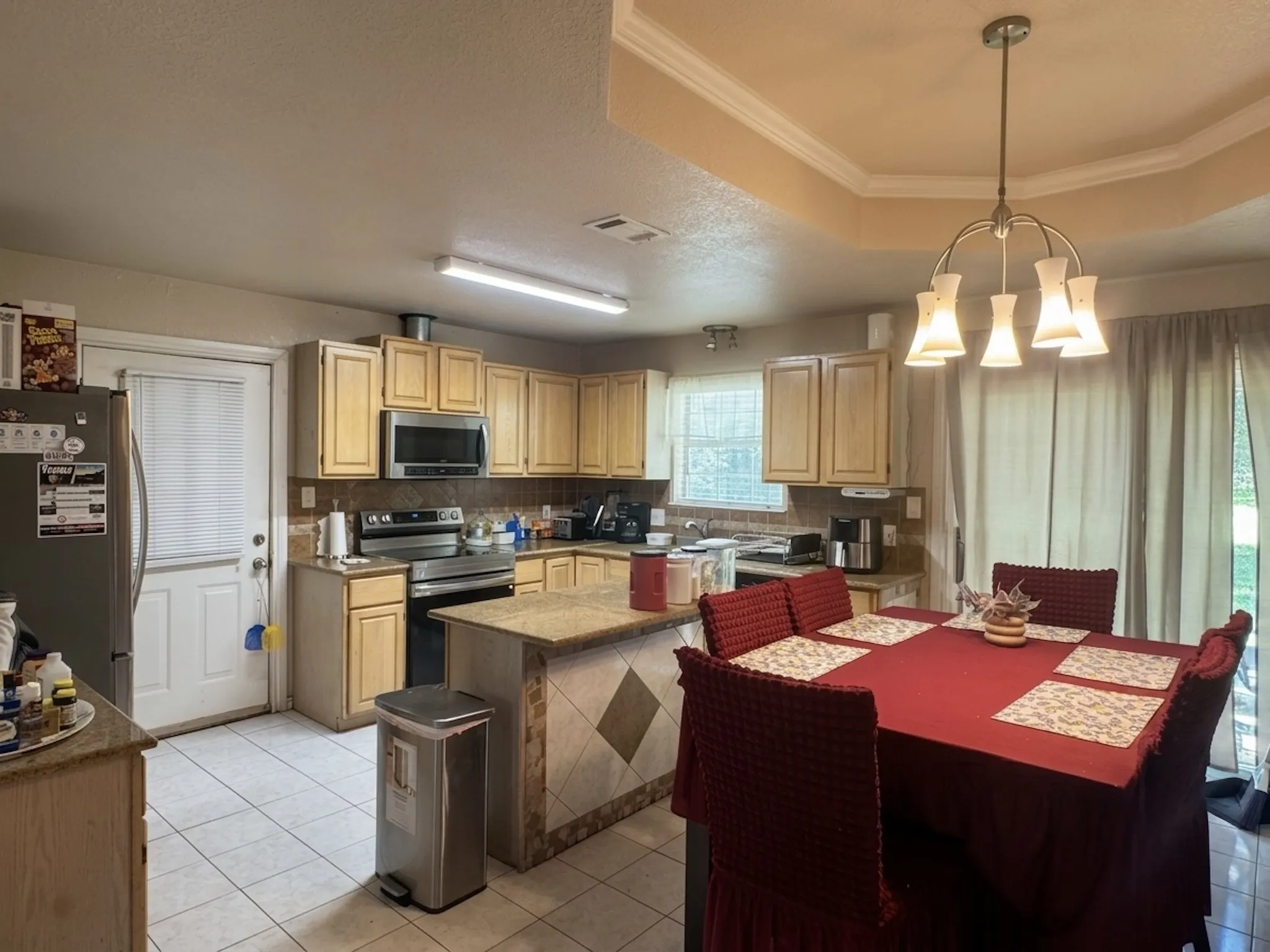 Single Family Residence For Sale in Johnson County , 606 Iowa Street, Keene, Texas 76059, 3 Bedroom, 2 Bathroom, 2 Garage spaces, 2,332 Sqft, built in 1997, mls#21316389, Real Estate Agent in Keene, Homes For Sale in Johnson county, Homes For Sale in Keene, Realtor in Keene Texas, Real Estate Brokerage Independent Realty Texas, Luminita Cordes Realtor