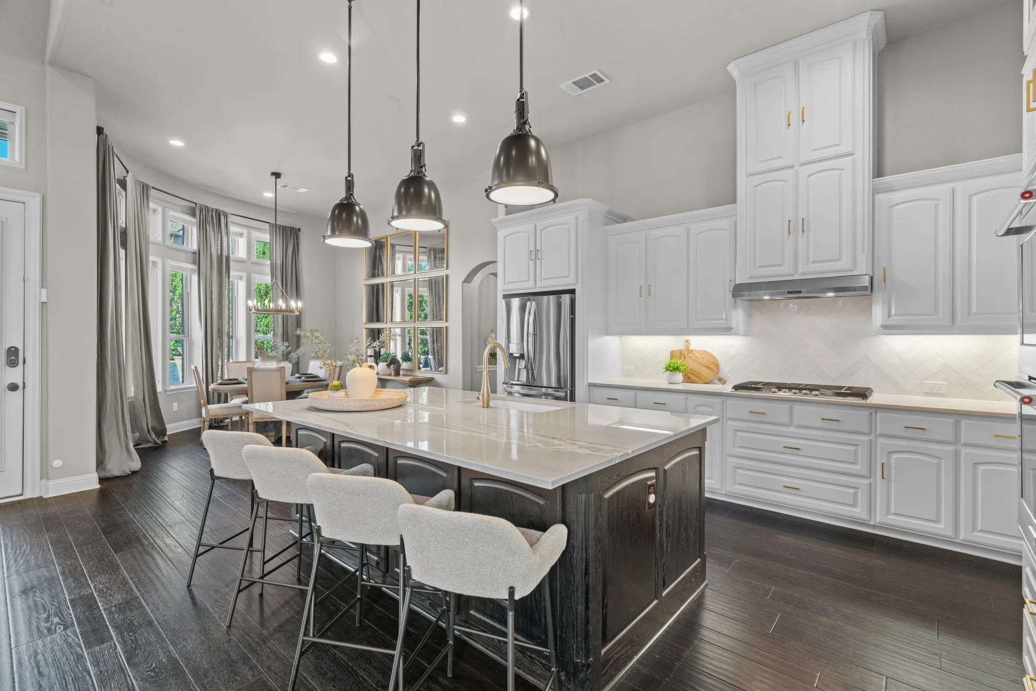 Eat in kitchen with lots of space