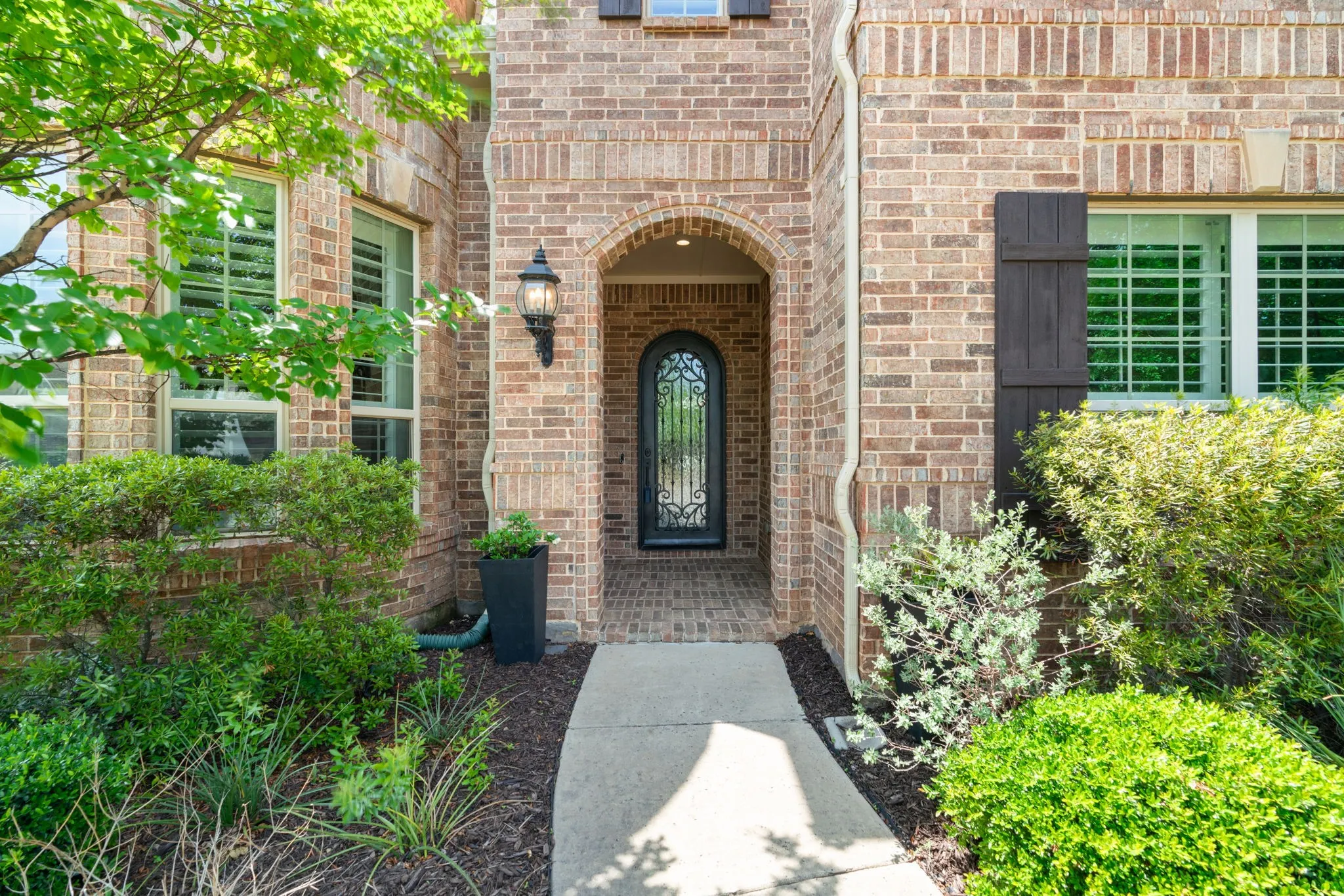 Welcome to 6701 Canyon Oak Ct