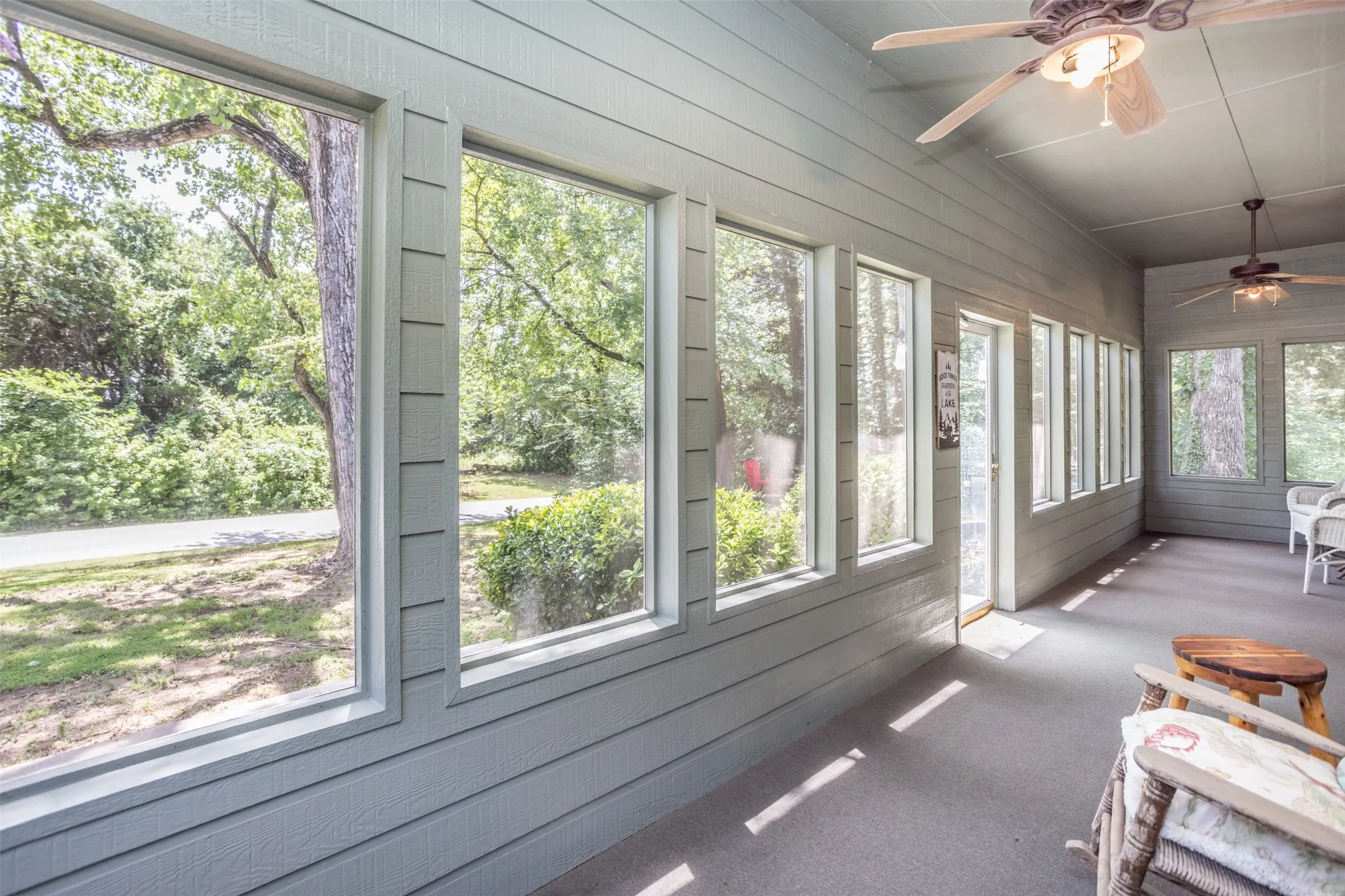 Single Family Residence For Sale in Grayson County , 16 Park Tree Lane, Gordonville, Texas 76245, 1 Bedroom, 1 Bathroom, Garage spaces, 825 Sqft, built in 2005, mls#21317169, Real Estate Agent in Gordonville, Homes For Sale in Grayson county, Homes For Sale in Gordonville, Realtor in Gordonville Texas, Real Estate Brokerage Independent Realty Texas, Luminita Cordes Realtor