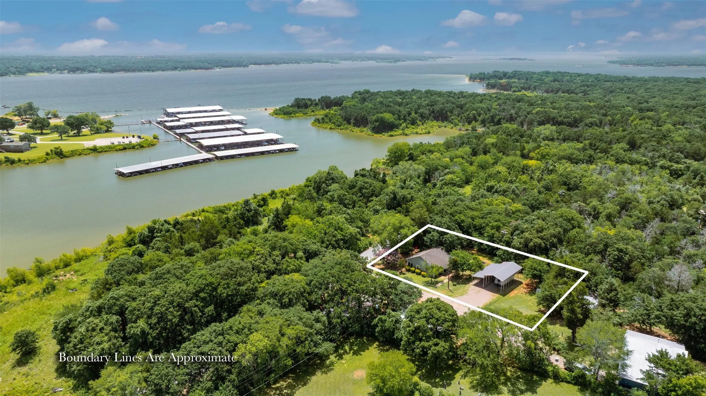 Single Family Residence For Sale in Grayson County , 16 Park Tree Lane, Gordonville, Texas 76245, 1 Bedroom, 1 Bathroom, Garage spaces, 825 Sqft, built in 2005, mls#21317169, Real Estate Agent in Gordonville, Homes For Sale in Grayson county, Homes For Sale in Gordonville, Realtor in Gordonville Texas, Real Estate Brokerage Independent Realty Texas, Luminita Cordes Realtor
