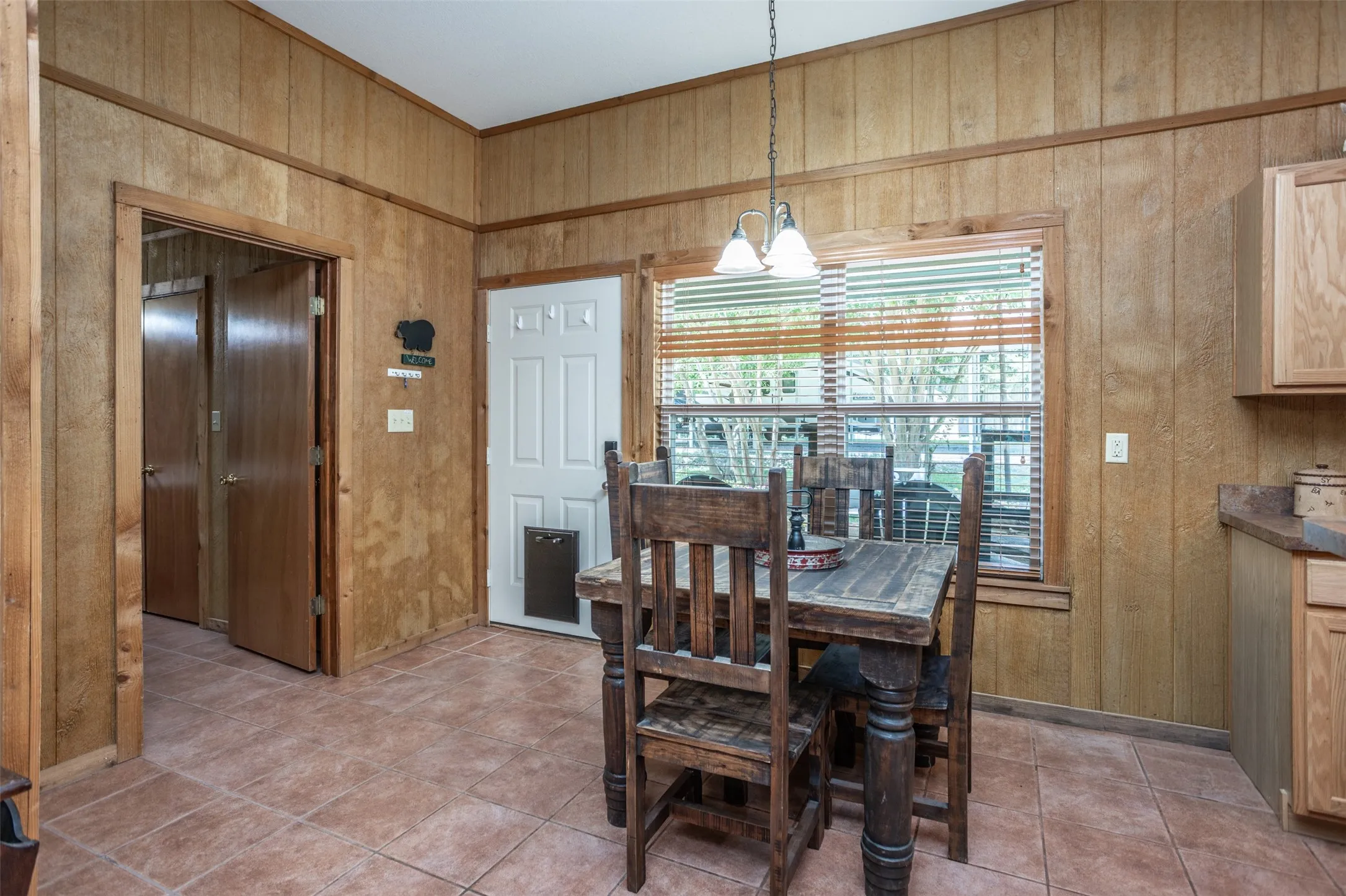 Single Family Residence For Sale in Grayson County , 16 Park Tree Lane, Gordonville, Texas 76245, 1 Bedroom, 1 Bathroom, Garage spaces, 825 Sqft, built in 2005, mls#21317169, Real Estate Agent in Gordonville, Homes For Sale in Grayson county, Homes For Sale in Gordonville, Realtor in Gordonville Texas, Real Estate Brokerage Independent Realty Texas, Luminita Cordes Realtor