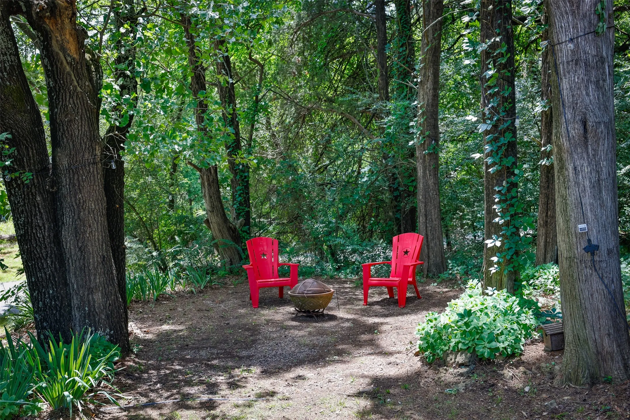 Single Family Residence For Sale in Grayson County , 16 Park Tree Lane, Gordonville, Texas 76245, 1 Bedroom, 1 Bathroom, Garage spaces, 825 Sqft, built in 2005, mls#21317169, Real Estate Agent in Gordonville, Homes For Sale in Grayson county, Homes For Sale in Gordonville, Realtor in Gordonville Texas, Real Estate Brokerage Independent Realty Texas, Luminita Cordes Realtor