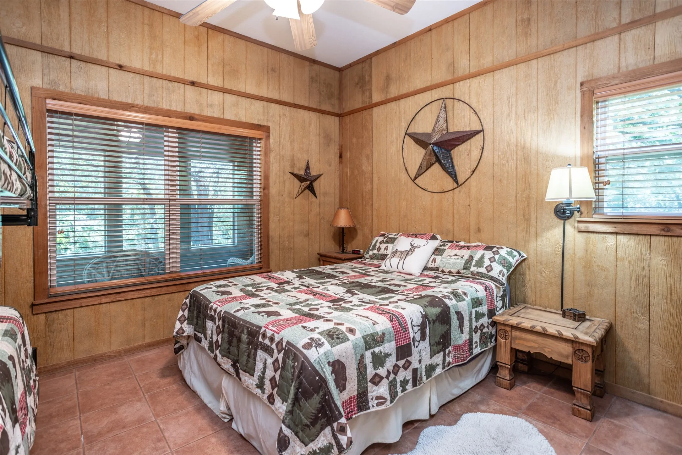 Single Family Residence For Sale in Grayson County , 16 Park Tree Lane, Gordonville, Texas 76245, 1 Bedroom, 1 Bathroom, Garage spaces, 825 Sqft, built in 2005, mls#21317169, Real Estate Agent in Gordonville, Homes For Sale in Grayson county, Homes For Sale in Gordonville, Realtor in Gordonville Texas, Real Estate Brokerage Independent Realty Texas, Luminita Cordes Realtor