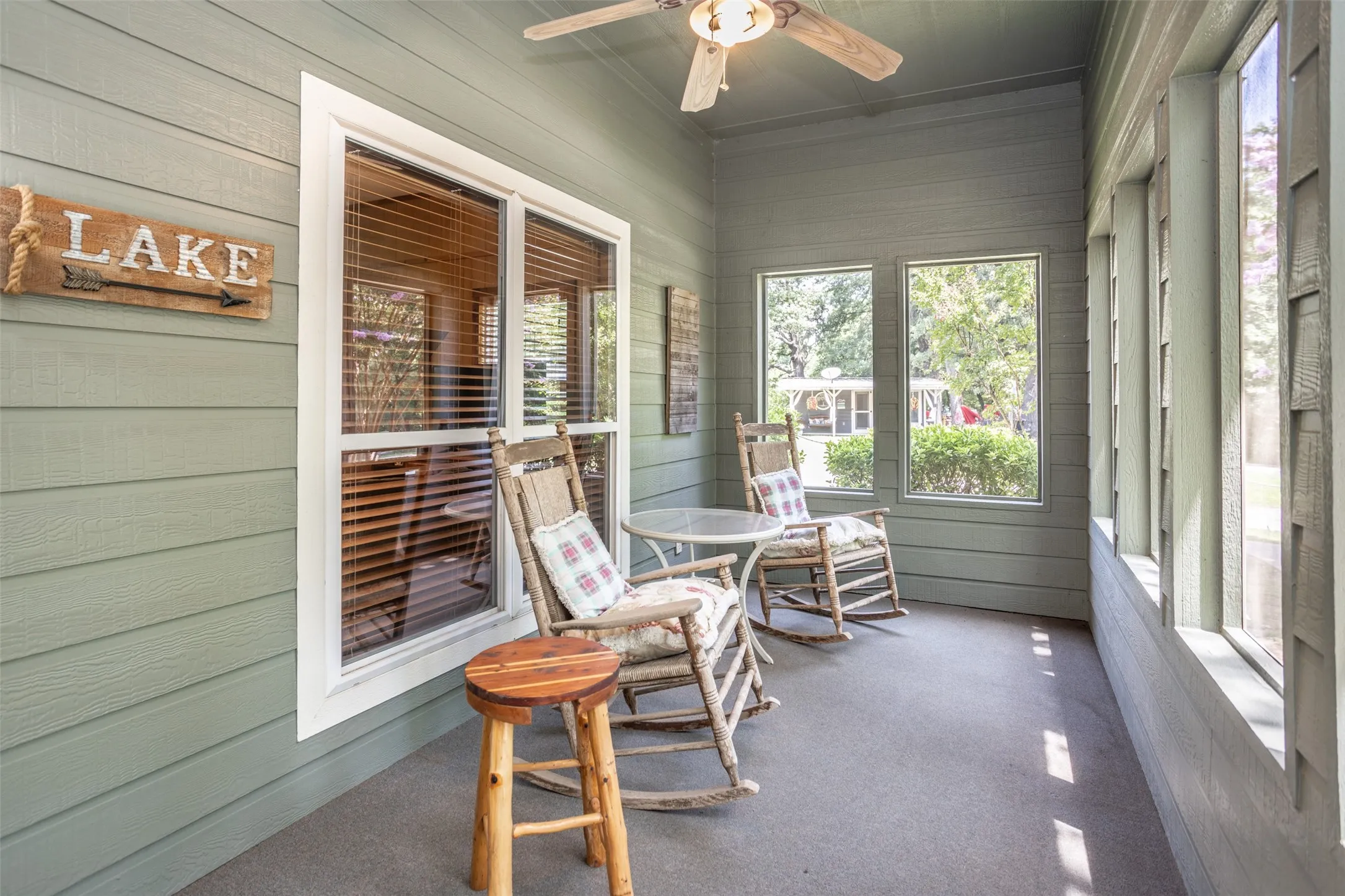 Single Family Residence For Sale in Grayson County , 16 Park Tree Lane, Gordonville, Texas 76245, 1 Bedroom, 1 Bathroom, Garage spaces, 825 Sqft, built in 2005, mls#21317169, Real Estate Agent in Gordonville, Homes For Sale in Grayson county, Homes For Sale in Gordonville, Realtor in Gordonville Texas, Real Estate Brokerage Independent Realty Texas, Luminita Cordes Realtor