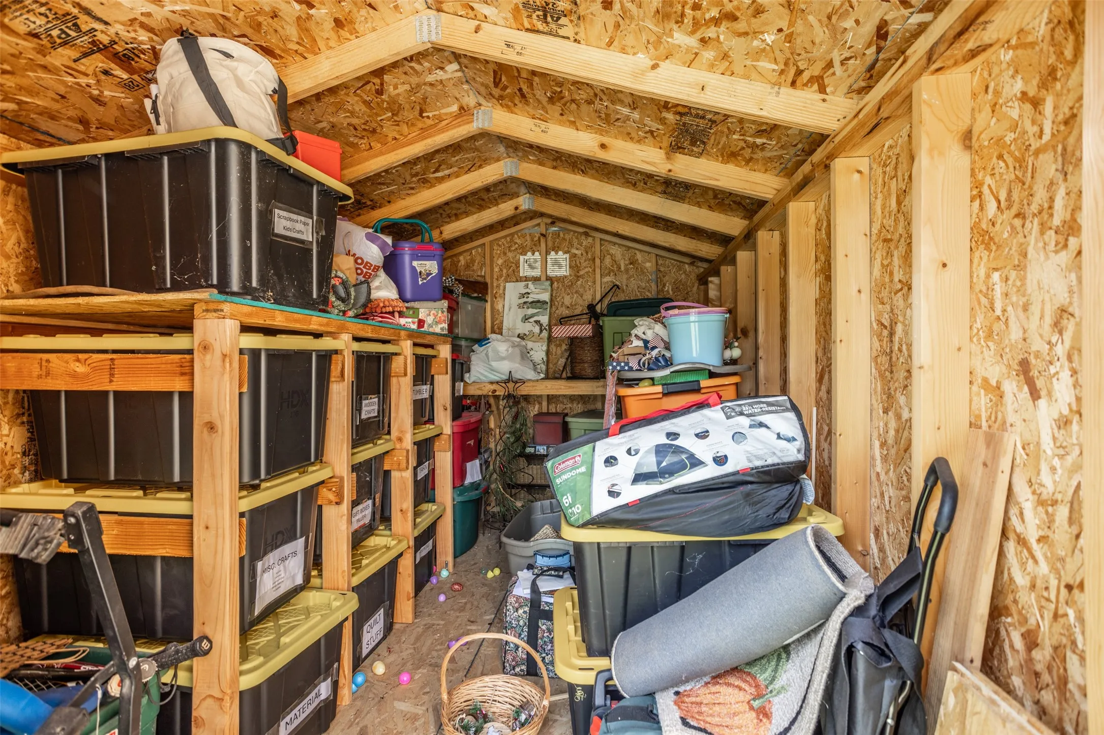 Single Family Residence For Sale in Grayson County , 16 Park Tree Lane, Gordonville, Texas 76245, 1 Bedroom, 1 Bathroom, Garage spaces, 825 Sqft, built in 2005, mls#21317169, Real Estate Agent in Gordonville, Homes For Sale in Grayson county, Homes For Sale in Gordonville, Realtor in Gordonville Texas, Real Estate Brokerage Independent Realty Texas, Luminita Cordes Realtor