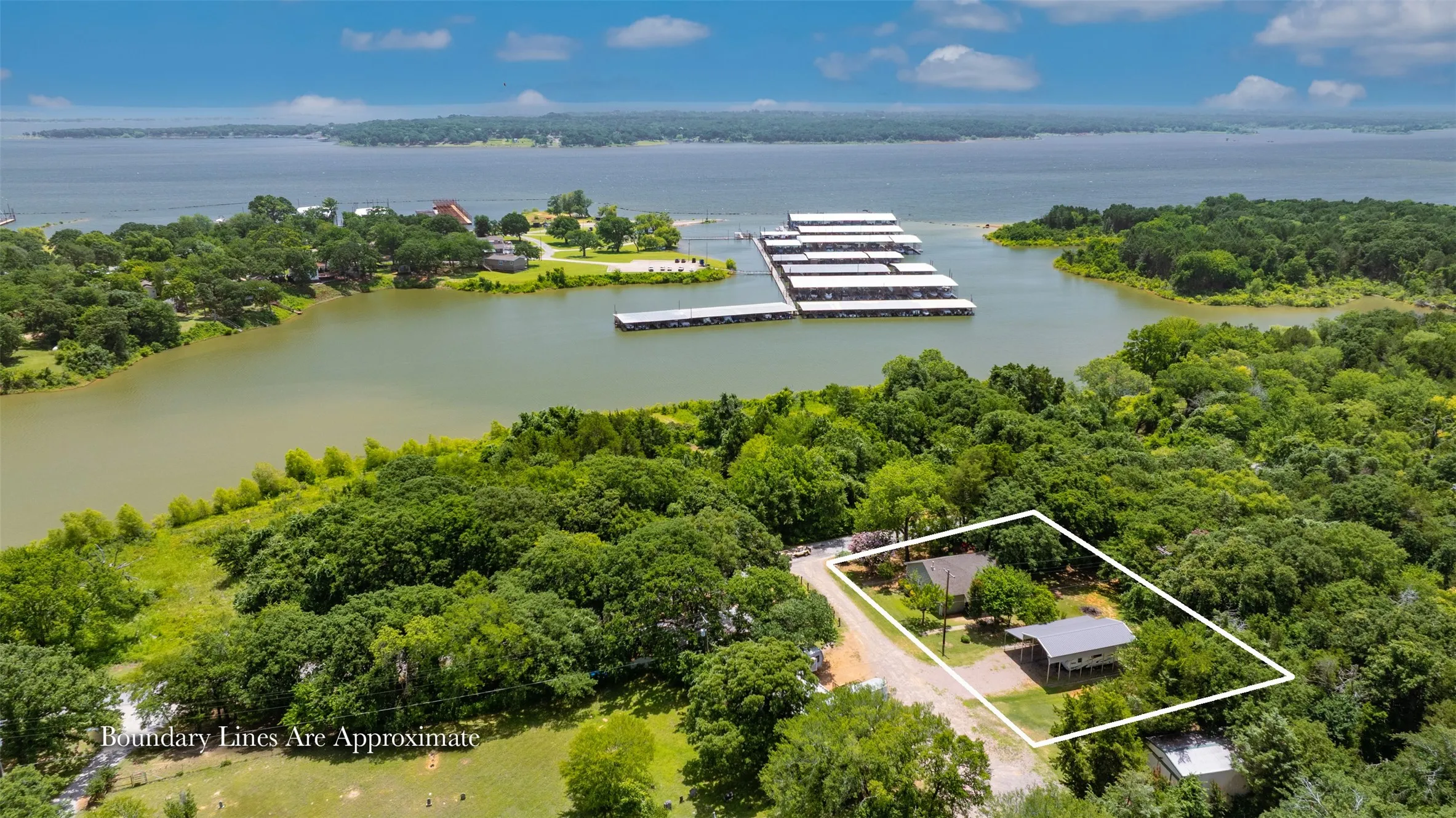 Single Family Residence For Sale in Grayson County , 16 Park Tree Lane, Gordonville, Texas 76245, 1 Bedroom, 1 Bathroom, Garage spaces, 825 Sqft, built in 2005, mls#21317169, Real Estate Agent in Gordonville, Homes For Sale in Grayson county, Homes For Sale in Gordonville, Realtor in Gordonville Texas, Real Estate Brokerage Independent Realty Texas, Luminita Cordes Realtor