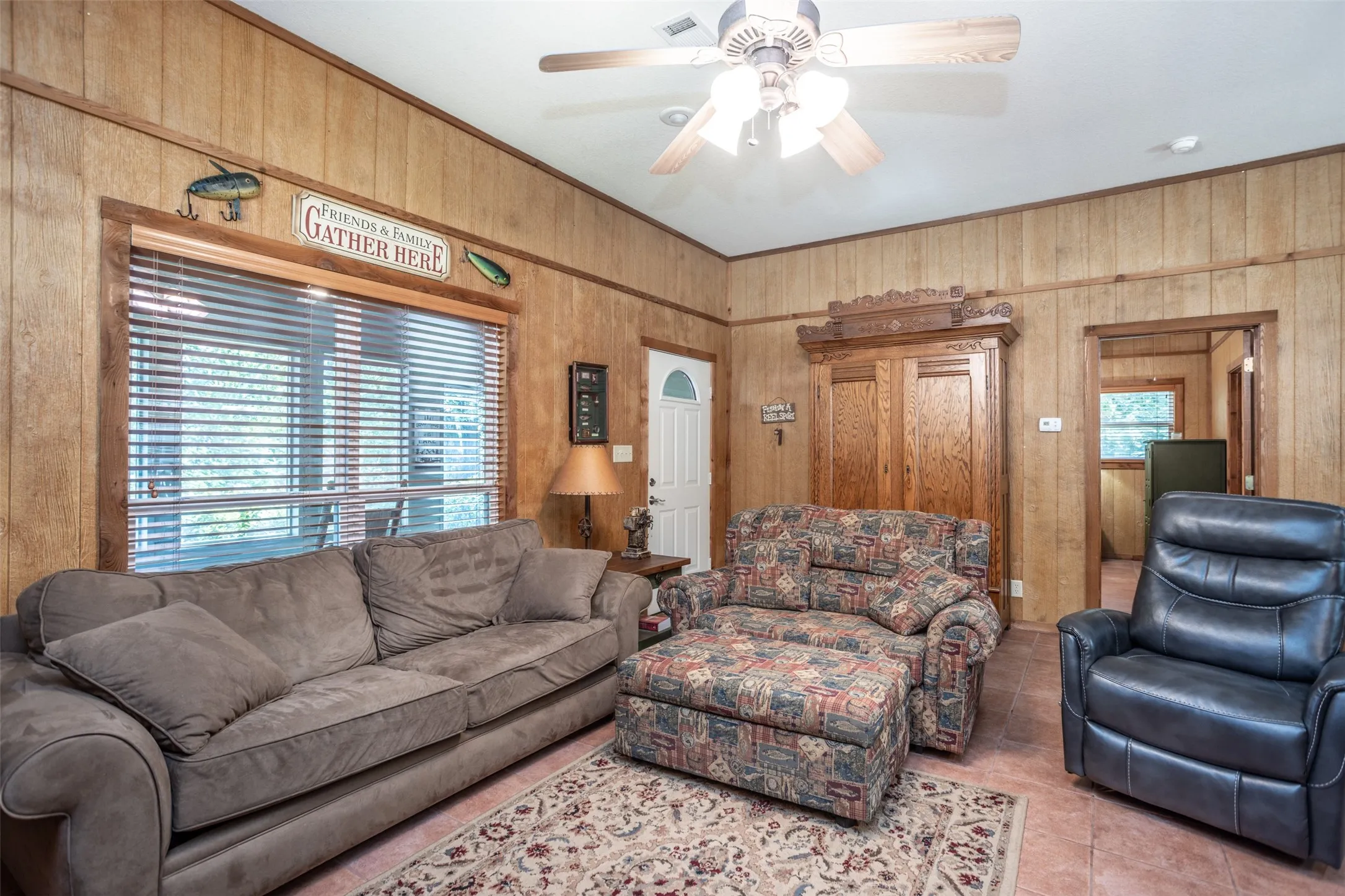 Single Family Residence For Sale in Grayson County , 16 Park Tree Lane, Gordonville, Texas 76245, 1 Bedroom, 1 Bathroom, Garage spaces, 825 Sqft, built in 2005, mls#21317169, Real Estate Agent in Gordonville, Homes For Sale in Grayson county, Homes For Sale in Gordonville, Realtor in Gordonville Texas, Real Estate Brokerage Independent Realty Texas, Luminita Cordes Realtor