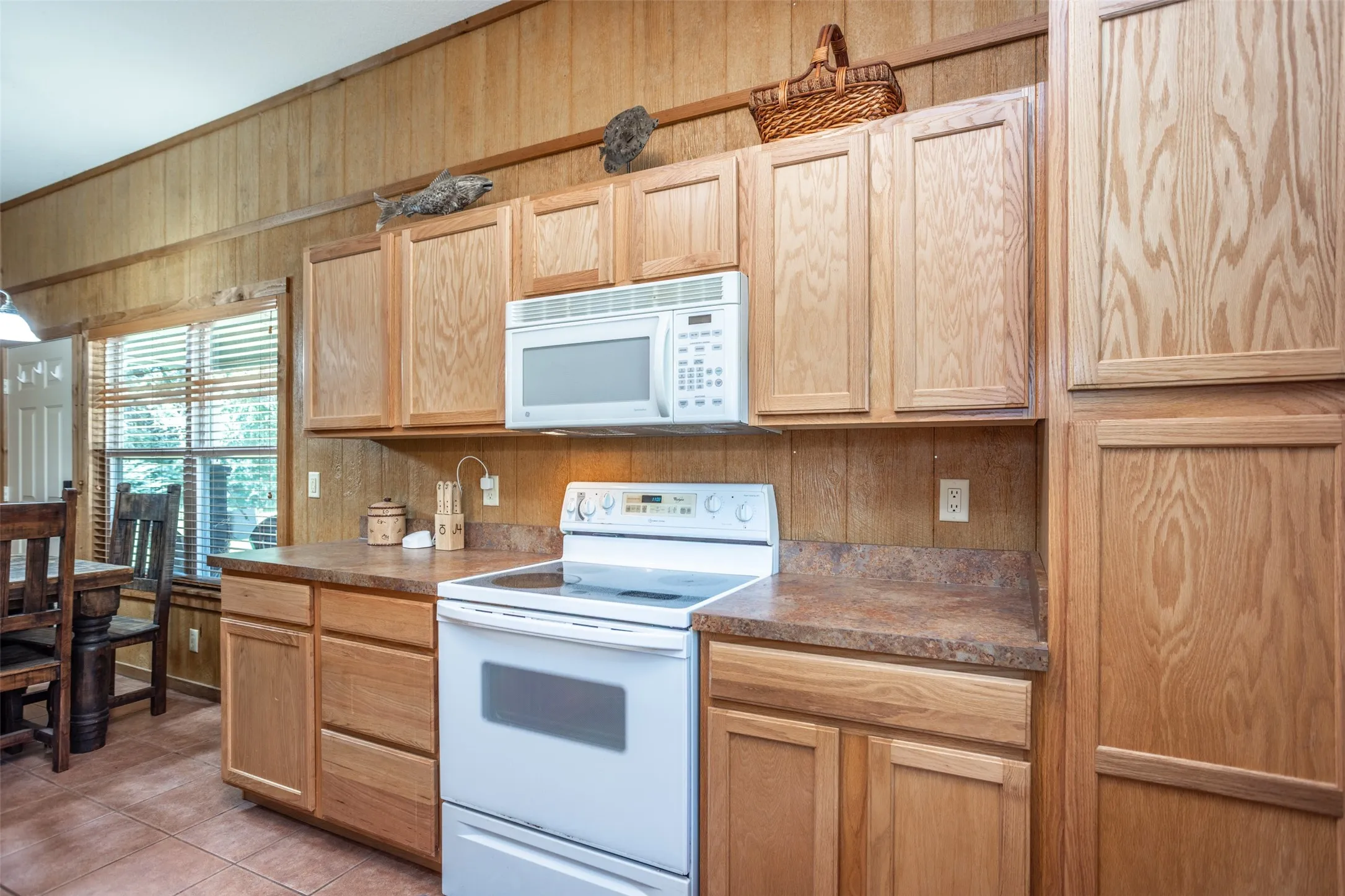 Single Family Residence For Sale in Grayson County , 16 Park Tree Lane, Gordonville, Texas 76245, 1 Bedroom, 1 Bathroom, Garage spaces, 825 Sqft, built in 2005, mls#21317169, Real Estate Agent in Gordonville, Homes For Sale in Grayson county, Homes For Sale in Gordonville, Realtor in Gordonville Texas, Real Estate Brokerage Independent Realty Texas, Luminita Cordes Realtor