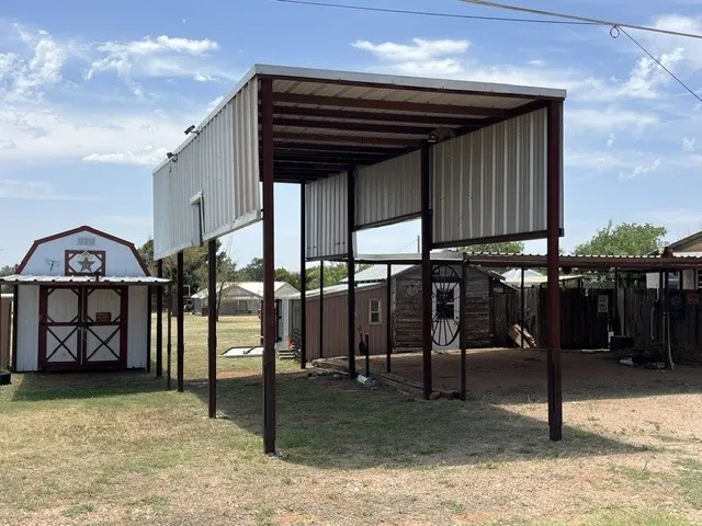 Single Family Residence For Sale in Fisher County , 412 E 7th Street, Rotan, Texas 79546, 2 Bedroom, 1 Bathroom, Garage spaces, 768 Sqft, built in 1930, mls#21314787, Real Estate Agent in Rotan, Homes For Sale in Fisher county, Homes For Sale in Rotan, Realtor in Rotan Texas, Real Estate Brokerage Independent Realty Texas, Luminita Cordes Realtor