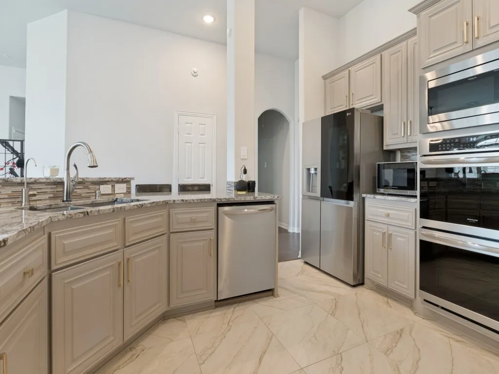 Single Family Residence For Sale in Dallas County , 528 Shasta Street, De Soto, Texas 75115, 4 Bedroom, 3 Bathroom, 2 Garage spaces, 2,530 Sqft, built in 2020, mls#21316338, Real Estate Agent in De Soto, Homes For Sale in Dallas county, Homes For Sale in De Soto, Realtor in De Soto Texas, Real Estate Brokerage Independent Realty Texas, Luminita Cordes Realtor