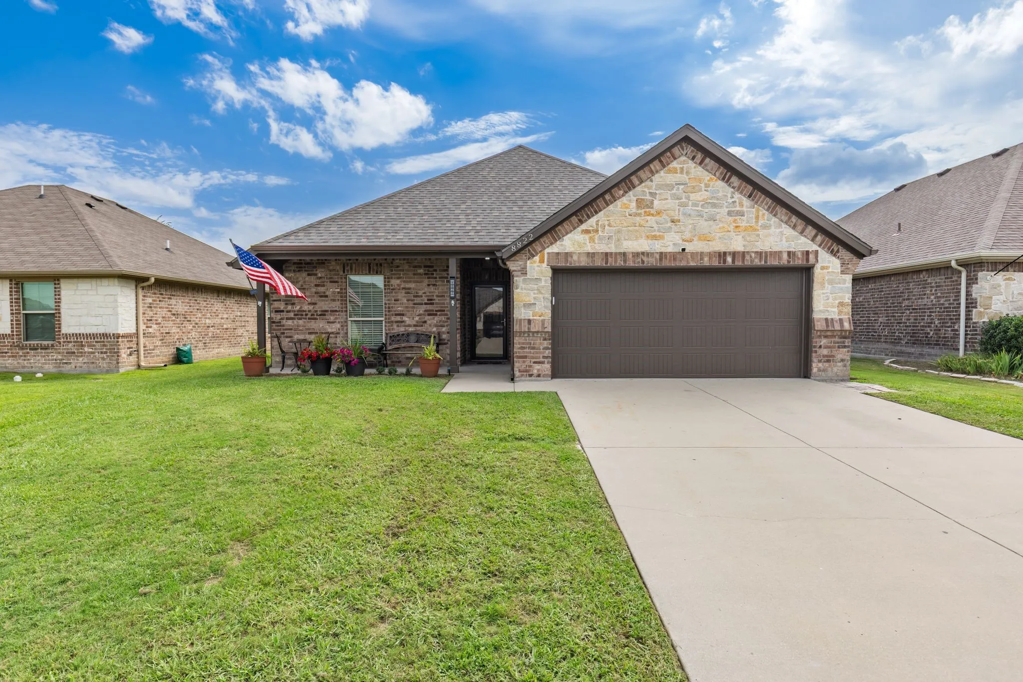 Single Family Residence For Sale in Hunt County , 8822 Kiowa Drive, Greenville, Texas 75402, 4 Bedroom, 2 Bathroom, 2 Garage spaces, 2,259 Sqft, built in 2017, mls#21317495, Real Estate Agent in Greenville, Homes For Sale in Hunt county, Homes For Sale in Greenville, Realtor in Greenville Texas, Real Estate Brokerage Independent Realty Texas, Luminita Cordes Realtor
