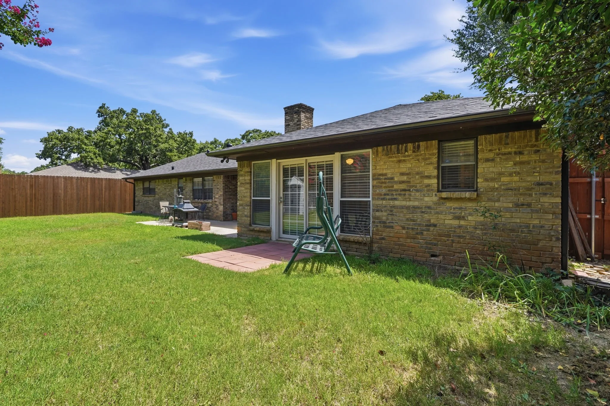 Single Family Residence For Sale in Tarrant County , 2202 Canyonwood Drive, Arlington, Texas 76012, 4 Bedroom, 3 Bathroom, 2 Garage spaces, 2,332 Sqft, built in 1980, mls#21275087, Real Estate Agent in Arlington, Homes For Sale in Tarrant county, Homes For Sale in Arlington, Realtor in Arlington Texas, Real Estate Brokerage Independent Realty Texas, Luminita Cordes Realtor