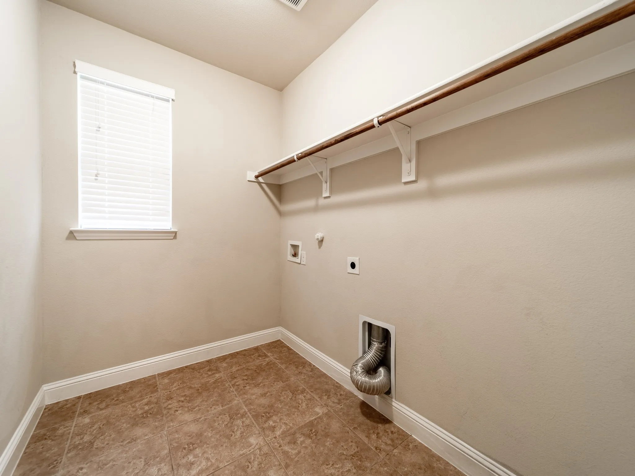 Single Family Residence For Rent in Denton County , 5164 Havasu Drive, Frisco, Texas 75036, 5 Bedroom, 4 Bathroom, 2 Garage spaces, 5,016 Sqft, built in 2016, mls#21308175, Real Estate Agent in Frisco, Homes For Rent in Denton county, Homes For Rent in Frisco, Realtor in Frisco Texas, Real Estate Brokerage Independent Realty Texas, Luminita Cordes Realtor