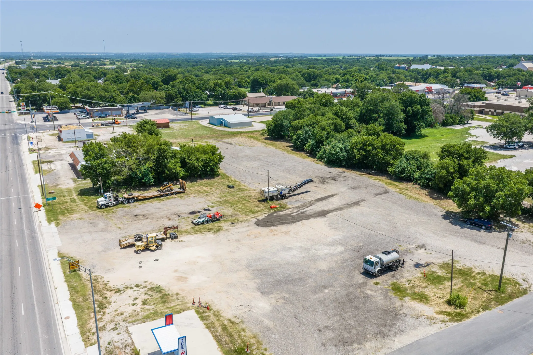 Unimproved Land For Sale in Comanche County , 208 W Navarro Avenue, De Leon, Texas 76444, 0, 0, Garage spaces, 0 Sqft, built in 1980, mls#21318183, Real Estate Agent in De Leon, Homes For Sale in Comanche county, Homes For Sale in De Leon, Realtor in De Leon Texas, Real Estate Brokerage Independent Realty Texas, Luminita Cordes Realtor