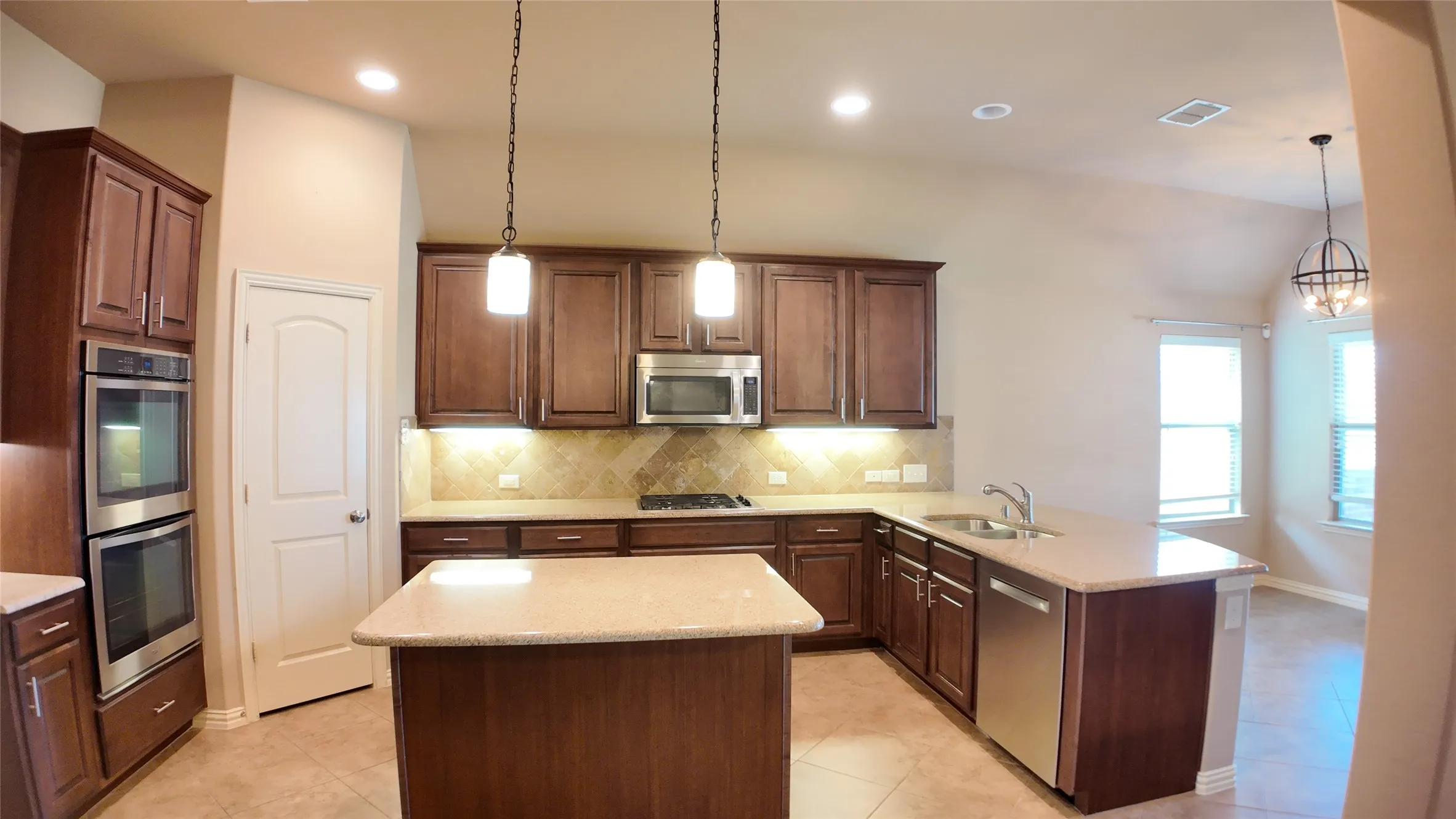 Single Family Residence For Rent in Rockwall County , 639 Stevenson Drive, Fate, Texas 75087, 3 Bedrooms, 3 Bathrooms, 3 Garage spaces, 2,454 Sqft, built in 2012, Price $2,950, mls#21315550, Real Estate Agent in Fate, Homes For Rent in Rockwall county, Homes For Rent in Fate, Realtor in Fate Texas, Real Estate Brokerage Independent Realty Texas, Luminita Cordes Realtor