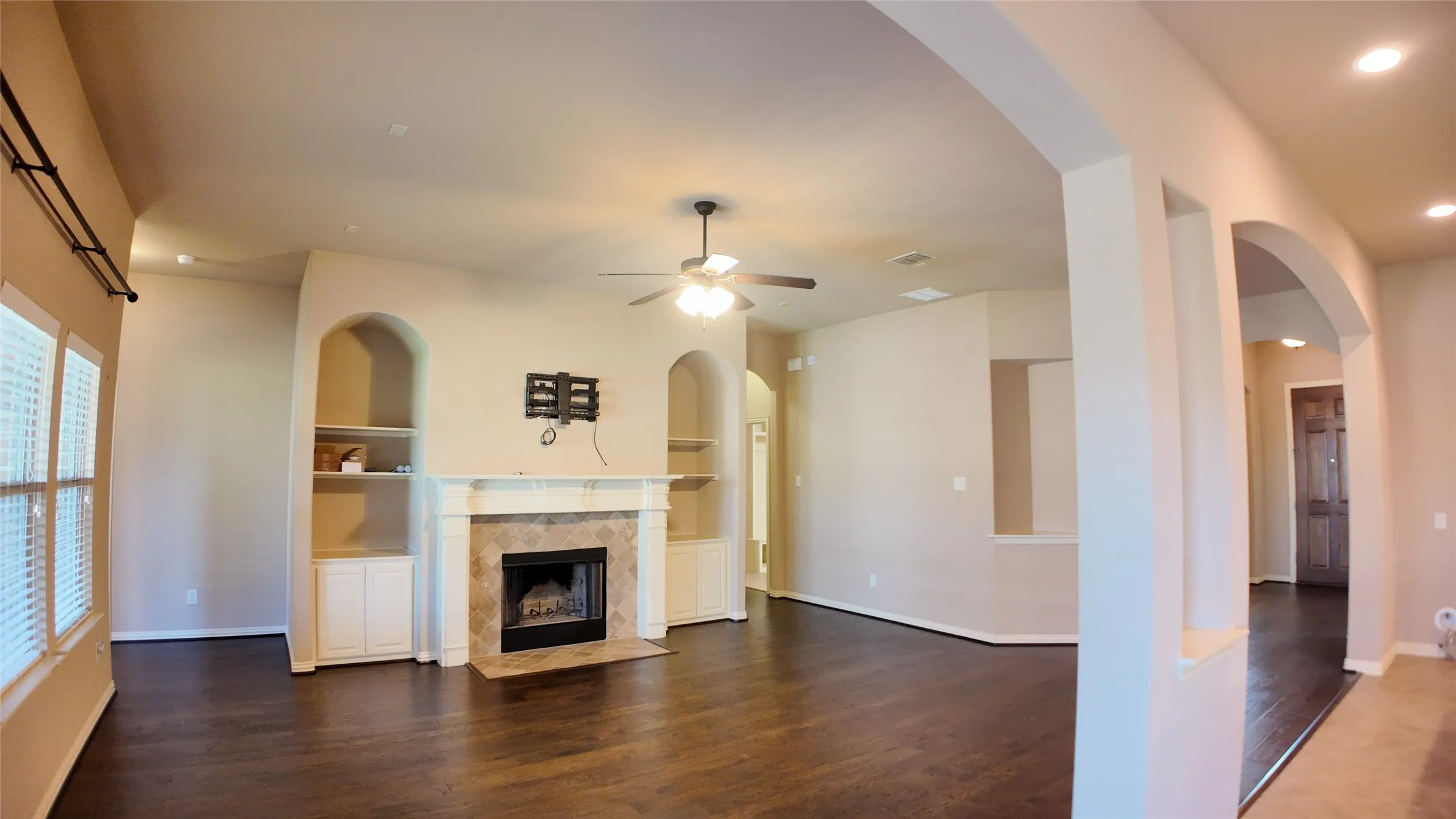 Single Family Residence For Rent in Rockwall County , 639 Stevenson Drive, Fate, Texas 75087, 3 Bedrooms, 3 Bathrooms, 3 Garage spaces, 2,454 Sqft, built in 2012, Price $2,950, mls#21315550, Real Estate Agent in Fate, Homes For Rent in Rockwall county, Homes For Rent in Fate, Realtor in Fate Texas, Real Estate Brokerage Independent Realty Texas, Luminita Cordes Realtor