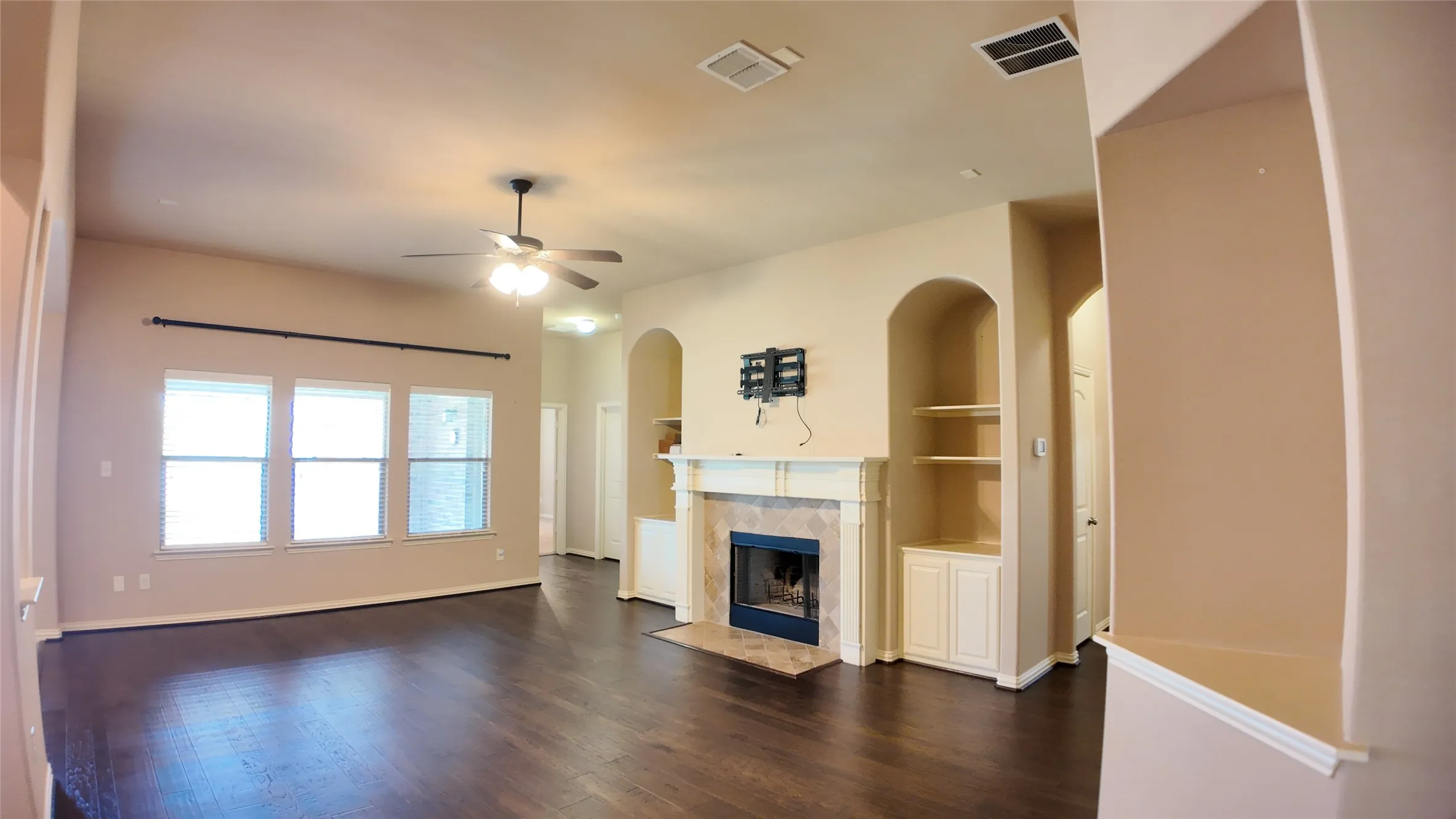 Single Family Residence For Rent in Rockwall County , 639 Stevenson Drive, Fate, Texas 75087, 3 Bedrooms, 3 Bathrooms, 3 Garage spaces, 2,454 Sqft, built in 2012, Price $2,950, mls#21315550, Real Estate Agent in Fate, Homes For Rent in Rockwall county, Homes For Rent in Fate, Realtor in Fate Texas, Real Estate Brokerage Independent Realty Texas, Luminita Cordes Realtor