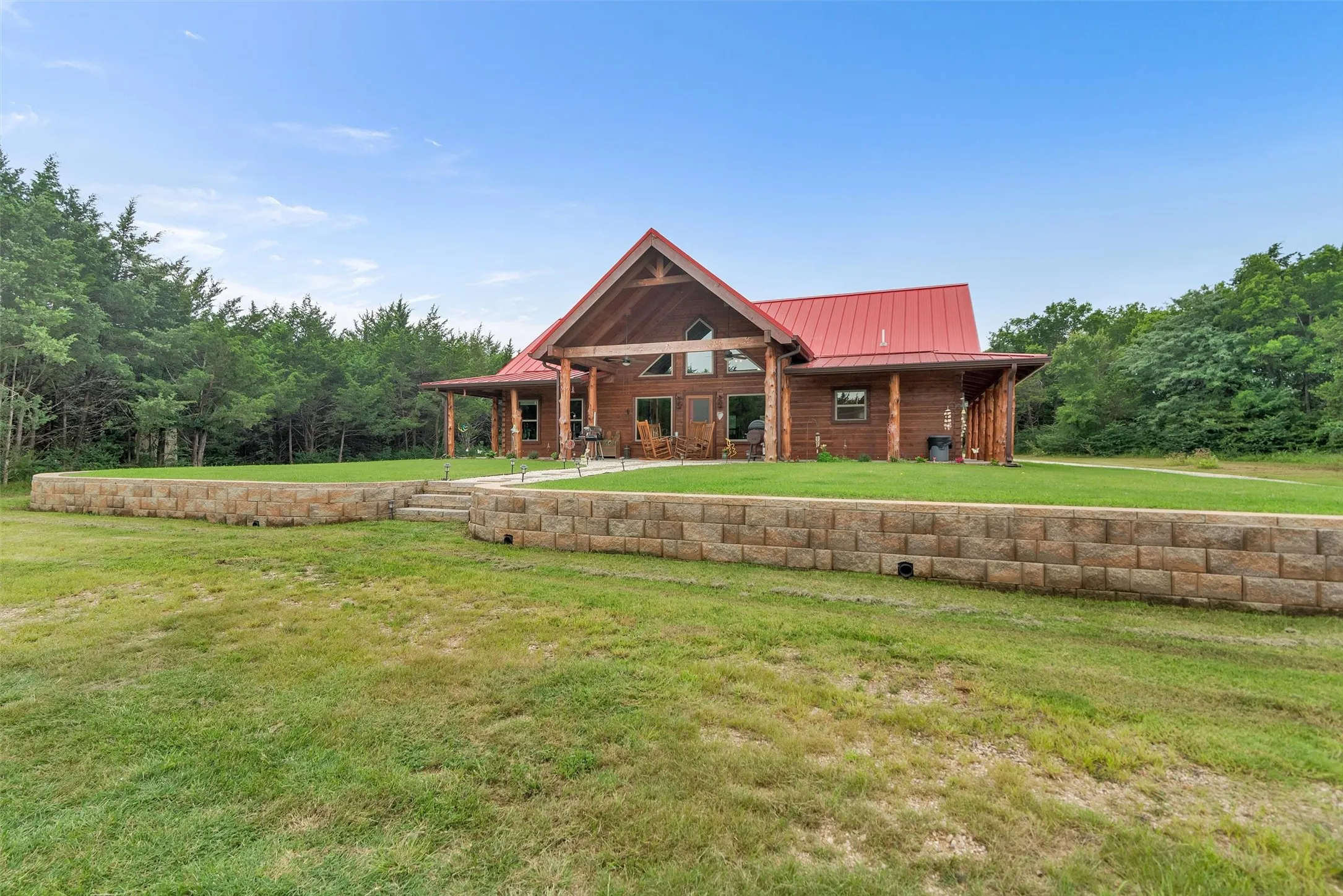 Single Family Residence For Sale in Grayson County , 905 E Fm 120, Denison, Texas 75021, 3 Bedroom, 2 Bathroom, Garage spaces, 1,600 Sqft, built in 2019, mls#21313897, Real Estate Agent in Denison, Homes For Sale in Grayson county, Homes For Sale in Denison, Realtor in Denison Texas, Real Estate Brokerage Independent Realty Texas, Luminita Cordes Realtor