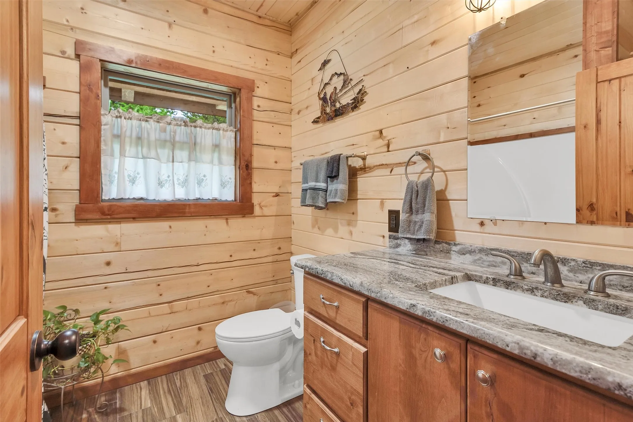 Single Family Residence For Sale in Grayson County , 905 E Fm 120, Denison, Texas 75021, 3 Bedroom, 2 Bathroom, Garage spaces, 1,600 Sqft, built in 2019, mls#21313897, Real Estate Agent in Denison, Homes For Sale in Grayson county, Homes For Sale in Denison, Realtor in Denison Texas, Real Estate Brokerage Independent Realty Texas, Luminita Cordes Realtor