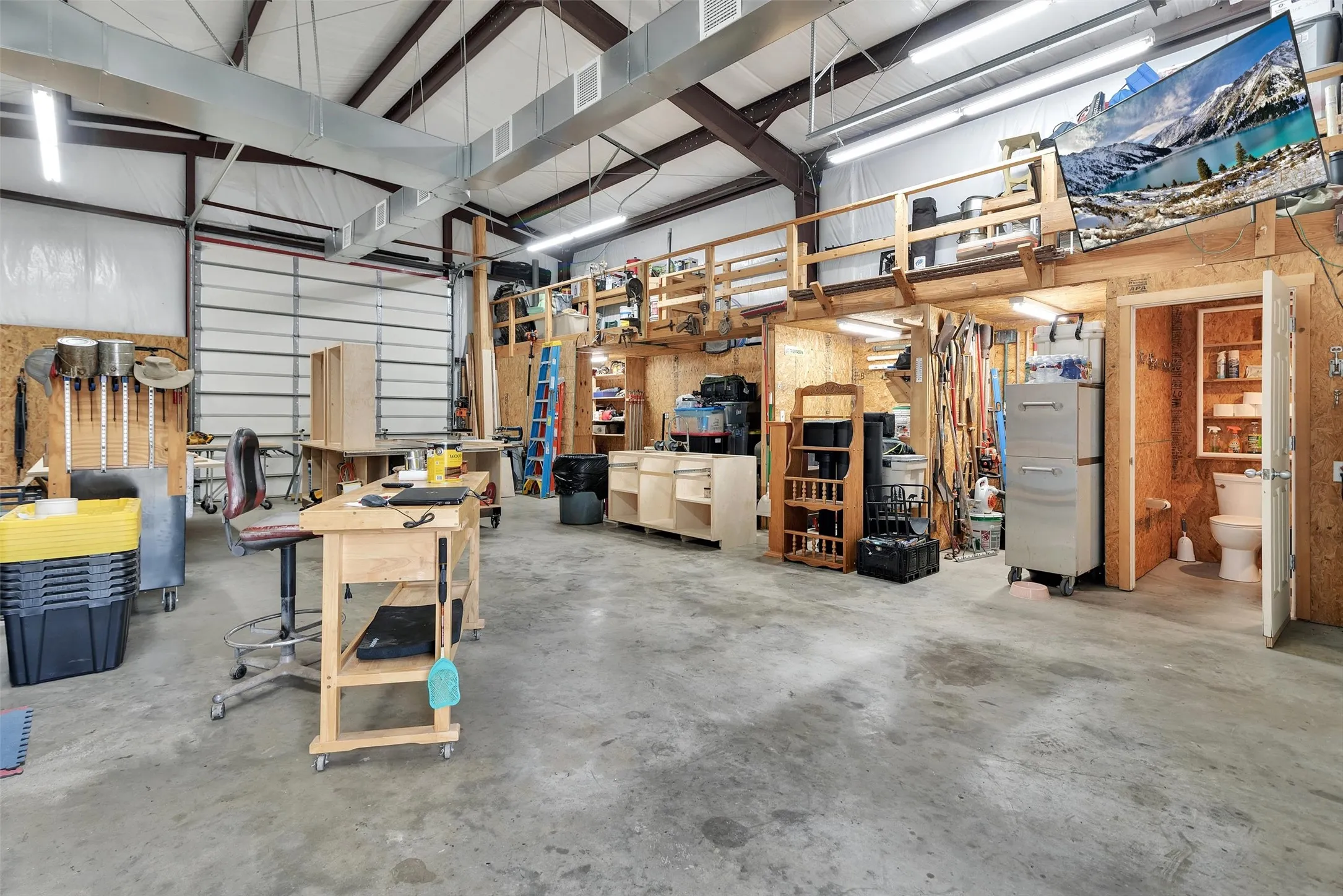 Insulated workshop with central AC and Solar Panels