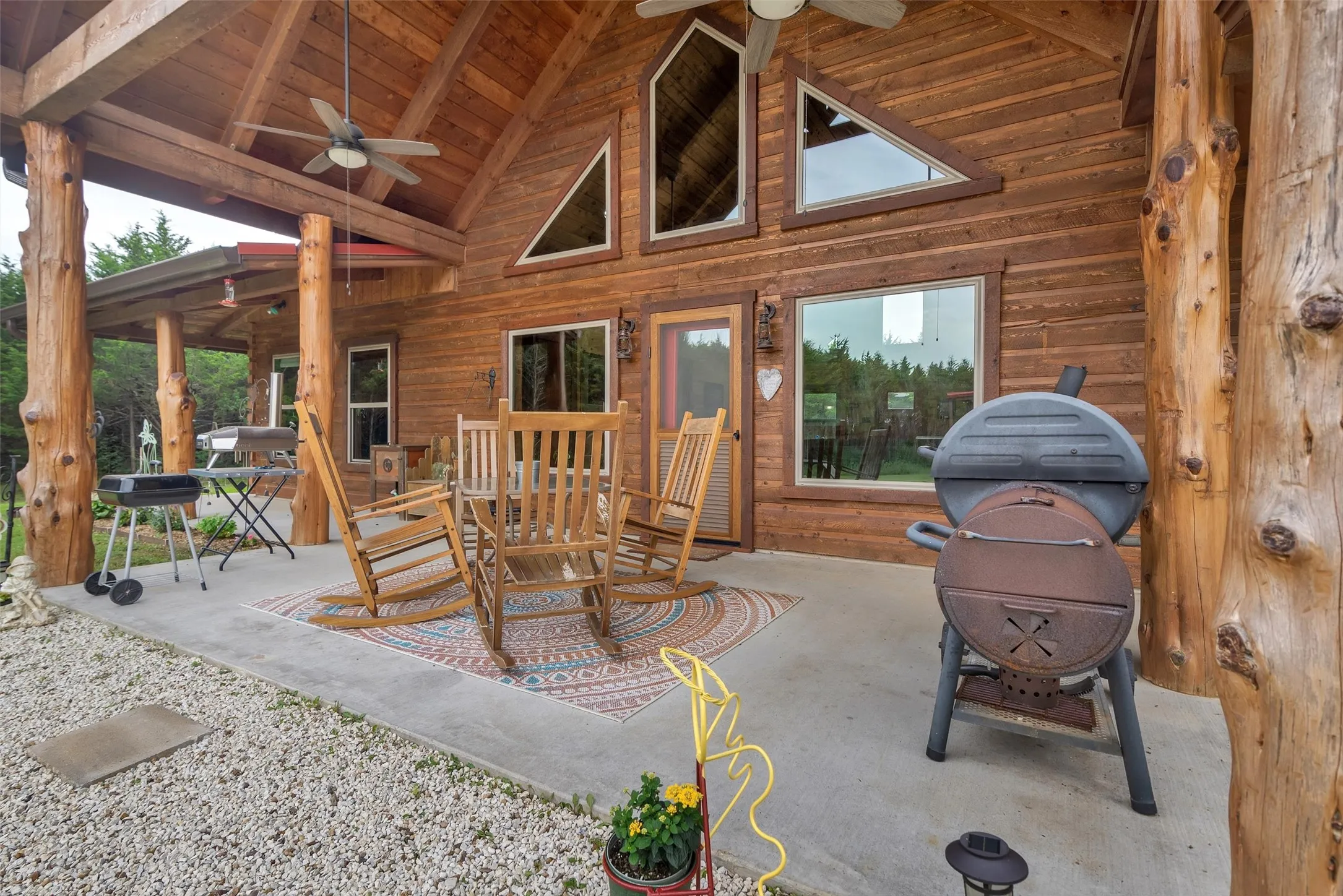 Single Family Residence For Sale in Grayson County , 905 E Fm 120, Denison, Texas 75021, 3 Bedroom, 2 Bathroom, Garage spaces, 1,600 Sqft, built in 2019, mls#21313897, Real Estate Agent in Denison, Homes For Sale in Grayson county, Homes For Sale in Denison, Realtor in Denison Texas, Real Estate Brokerage Independent Realty Texas, Luminita Cordes Realtor