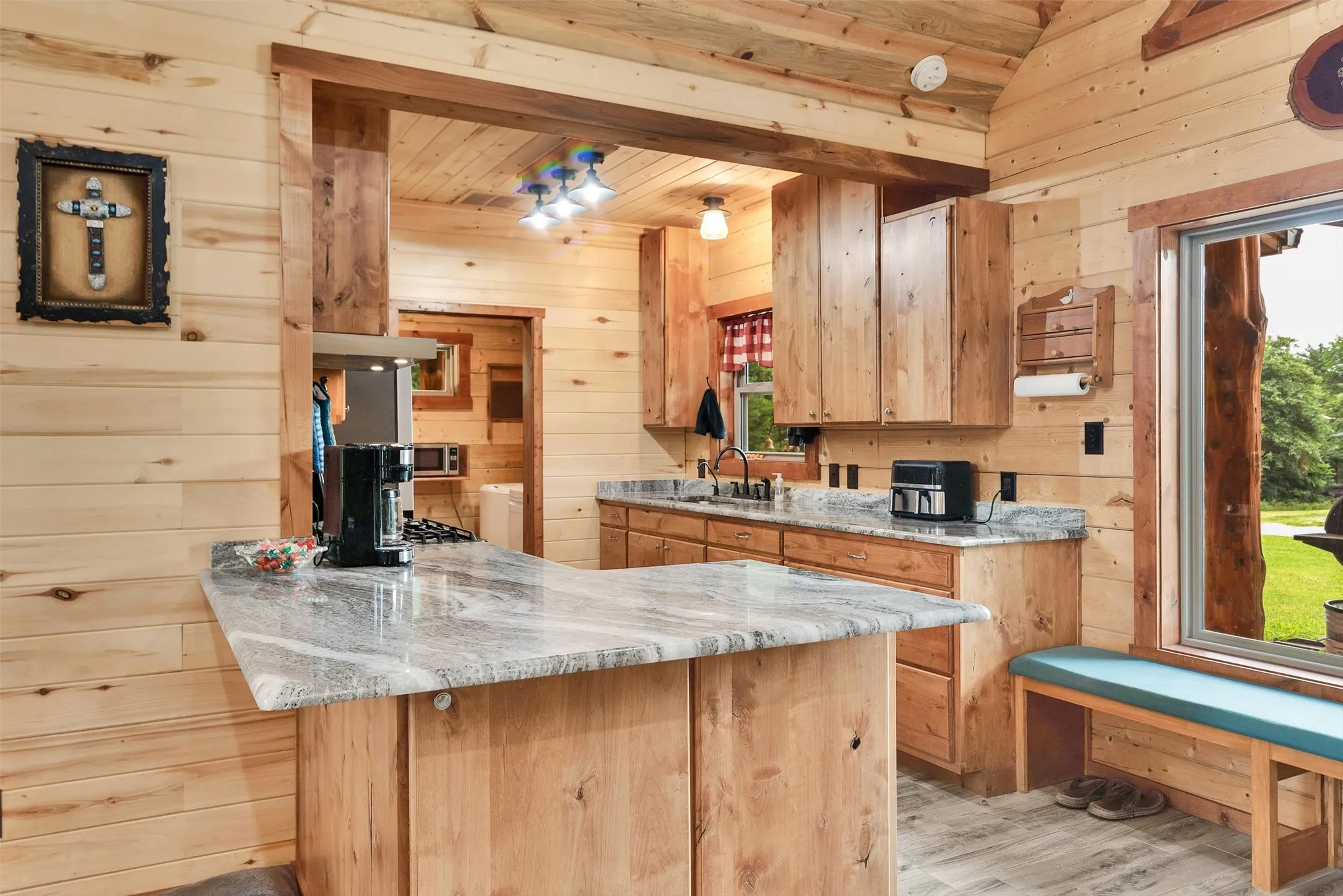 Single Family Residence For Sale in Grayson County , 905 E Fm 120, Denison, Texas 75021, 3 Bedroom, 2 Bathroom, Garage spaces, 1,600 Sqft, built in 2019, mls#21313897, Real Estate Agent in Denison, Homes For Sale in Grayson county, Homes For Sale in Denison, Realtor in Denison Texas, Real Estate Brokerage Independent Realty Texas, Luminita Cordes Realtor
