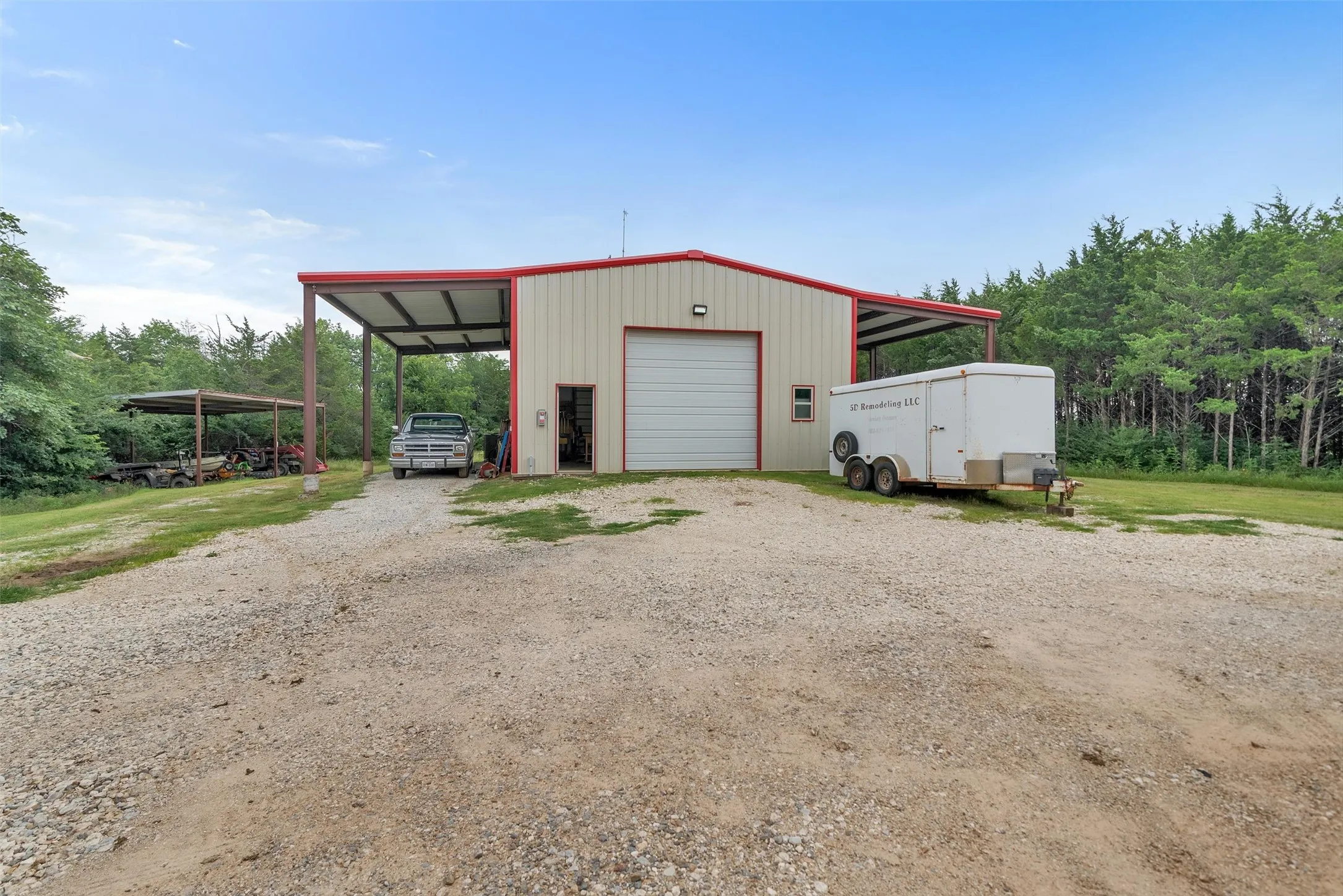 Single Family Residence For Sale in Grayson County , 905 E Fm 120, Denison, Texas 75021, 3 Bedroom, 2 Bathroom, Garage spaces, 1,600 Sqft, built in 2019, mls#21313897, Real Estate Agent in Denison, Homes For Sale in Grayson county, Homes For Sale in Denison, Realtor in Denison Texas, Real Estate Brokerage Independent Realty Texas, Luminita Cordes Realtor