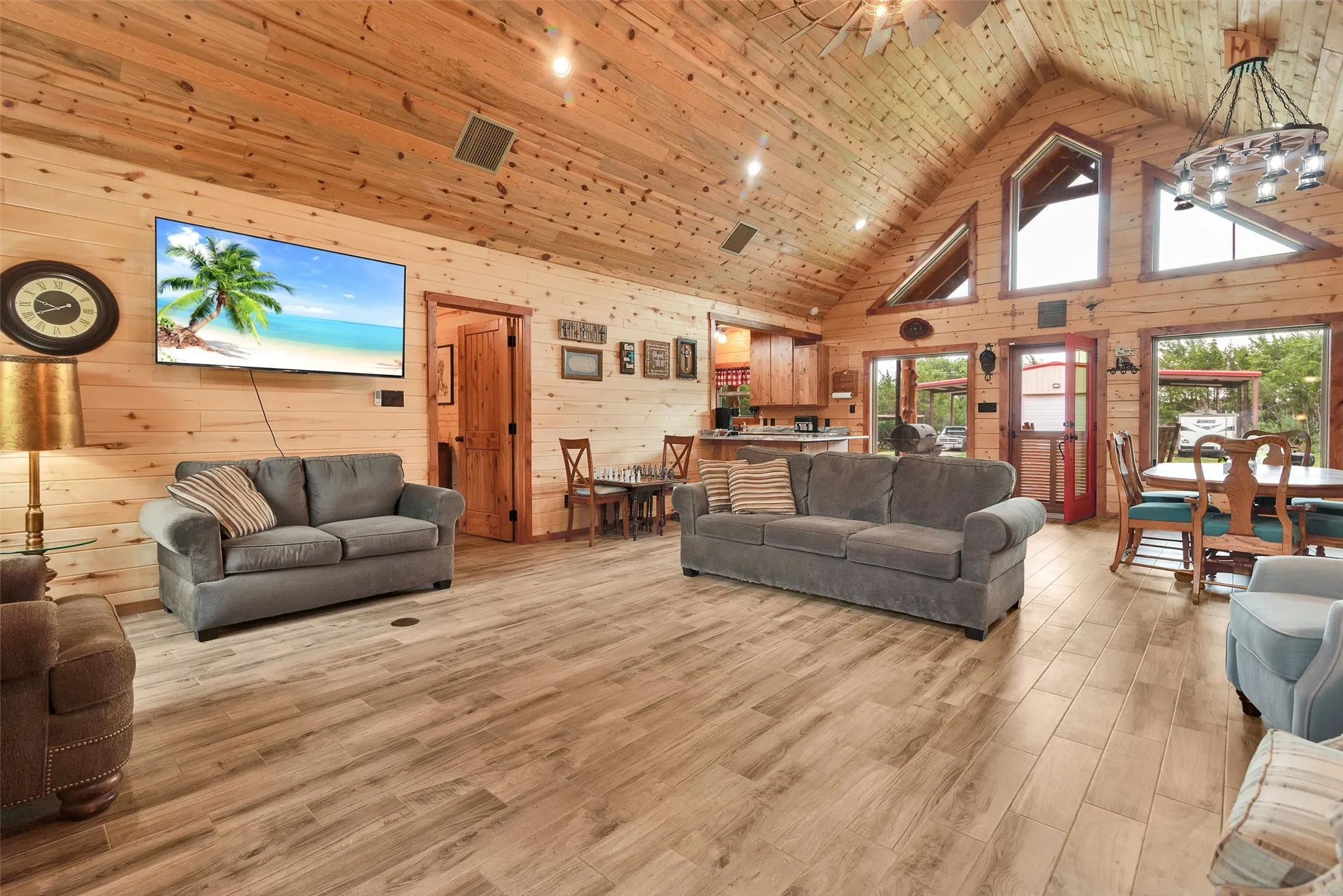 Single Family Residence For Sale in Grayson County , 905 E Fm 120, Denison, Texas 75021, 3 Bedroom, 2 Bathroom, Garage spaces, 1,600 Sqft, built in 2019, mls#21313897, Real Estate Agent in Denison, Homes For Sale in Grayson county, Homes For Sale in Denison, Realtor in Denison Texas, Real Estate Brokerage Independent Realty Texas, Luminita Cordes Realtor