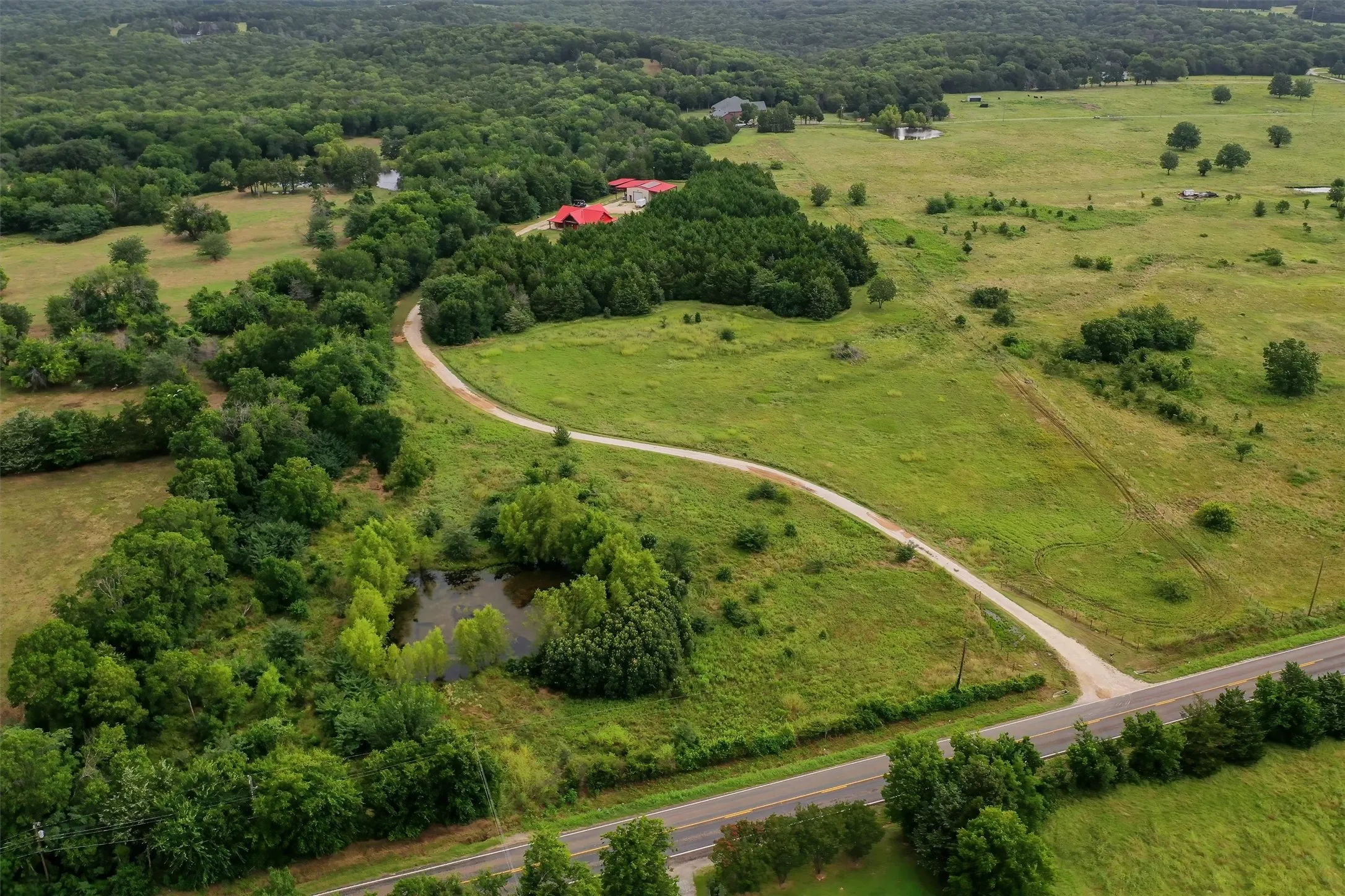 Single Family Residence For Sale in Grayson County , 905 E Fm 120, Denison, Texas 75021, 3 Bedroom, 2 Bathroom, Garage spaces, 1,600 Sqft, built in 2019, mls#21313897, Real Estate Agent in Denison, Homes For Sale in Grayson county, Homes For Sale in Denison, Realtor in Denison Texas, Real Estate Brokerage Independent Realty Texas, Luminita Cordes Realtor