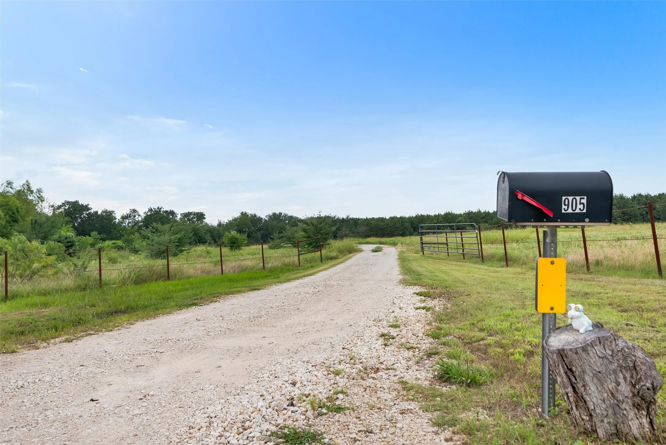 Entry to driveway