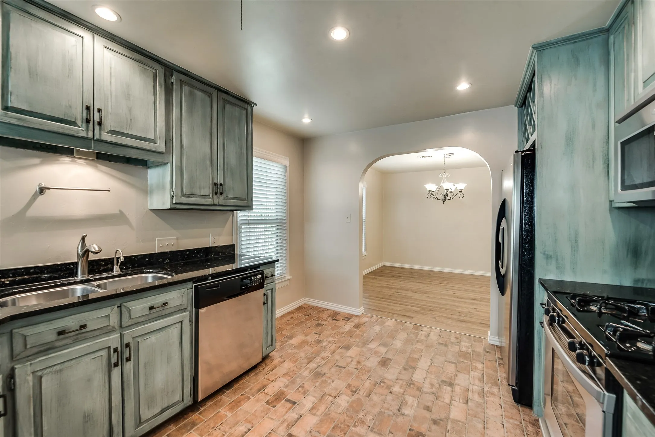Undated Kitchen