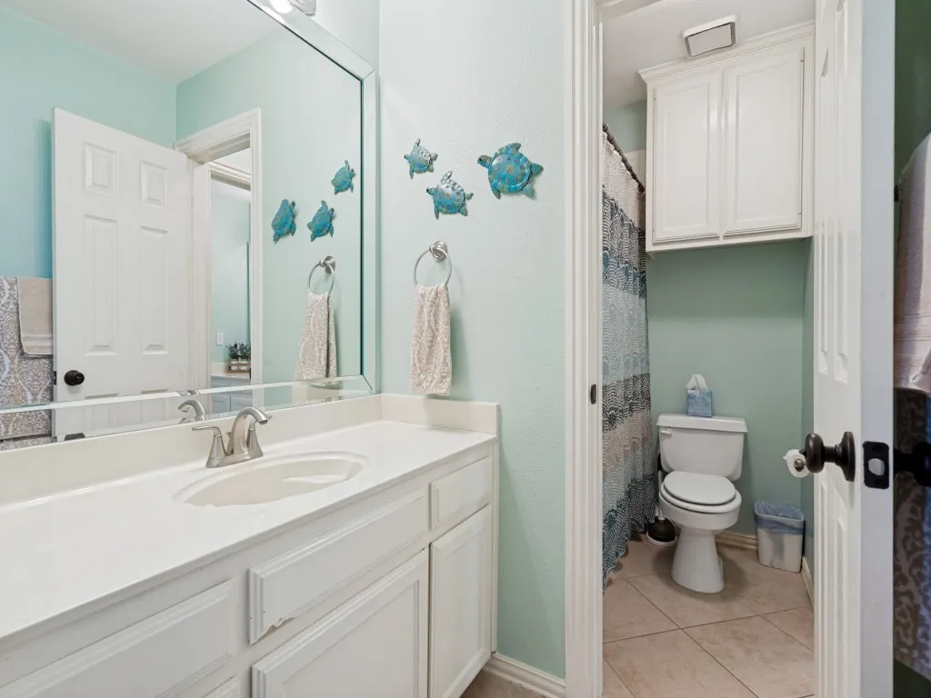 Single Family Residence For Sale in Dallas County , 9502 Valley Lake Lane, Irving, Texas 75063, 4 Bedroom, 3 Bathroom, 2 Garage spaces, 2,626 Sqft, built in 1993, mls#21316450, Real Estate Agent in Irving, Homes For Sale in Dallas county, Homes For Sale in Irving, Realtor in Irving Texas, Real Estate Brokerage Independent Realty Texas, Luminita Cordes Realtor