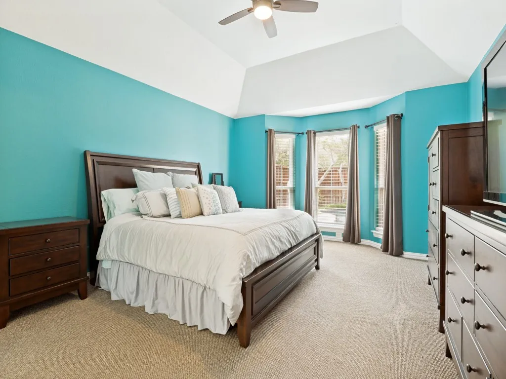 Single Family Residence For Sale in Dallas County , 9502 Valley Lake Lane, Irving, Texas 75063, 4 Bedroom, 3 Bathroom, 2 Garage spaces, 2,626 Sqft, built in 1993, mls#21316450, Real Estate Agent in Irving, Homes For Sale in Dallas county, Homes For Sale in Irving, Realtor in Irving Texas, Real Estate Brokerage Independent Realty Texas, Luminita Cordes Realtor