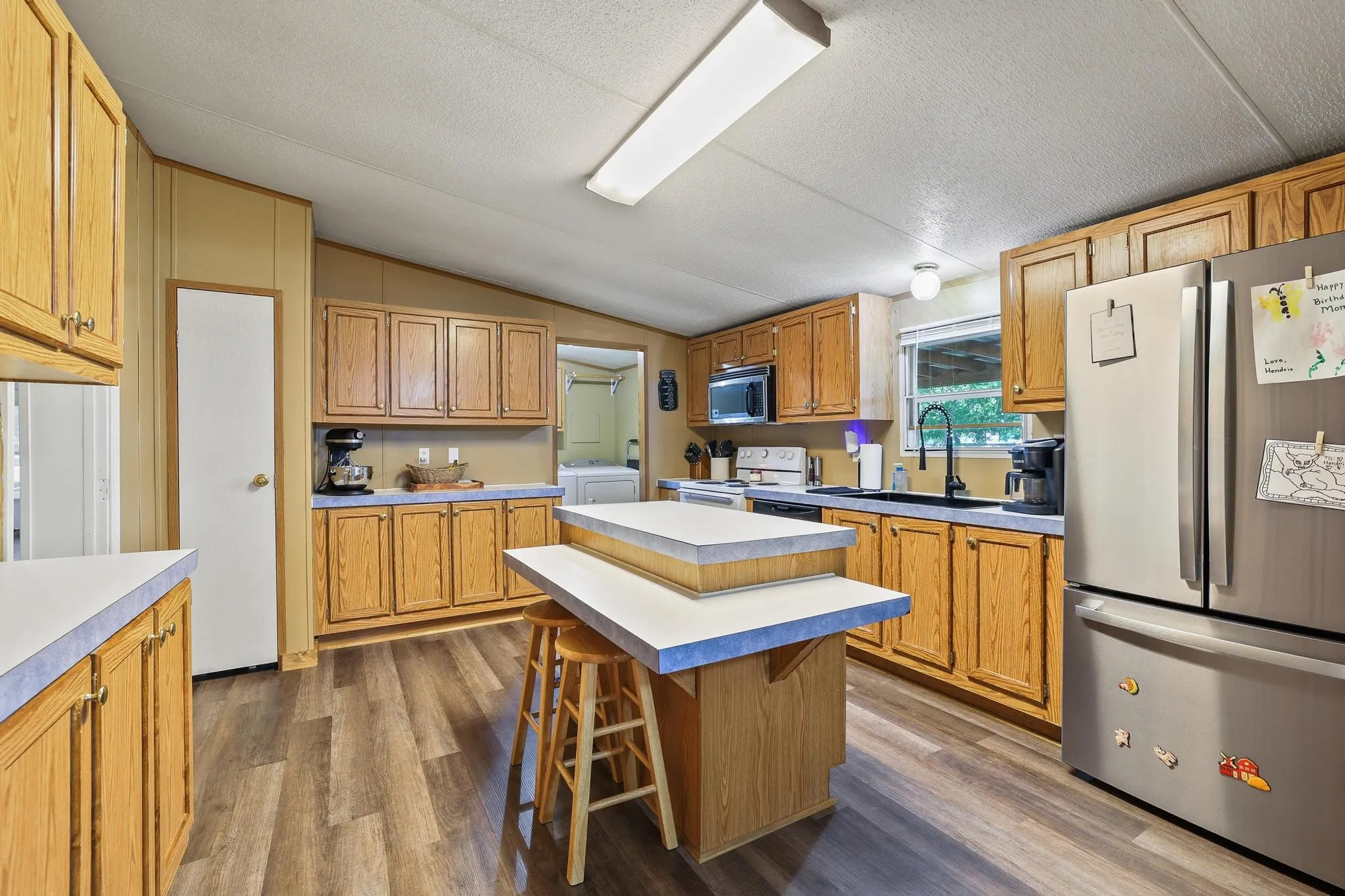 Manufactured Home For Sale in Fannin County , 201 S Main Street, Dodd City, Texas 75438, 4 Bedroom, 2 Bathroom, 1 Garage spaces, 2,128 Sqft, built in 1999, Price $214,900, mls#21316209, Real Estate Agent in Dodd City, Homes For Sale in Fannin county, Homes For Sale in Dodd City, Realtor in Dodd City Texas, Real Estate Brokerage Independent Realty Texas, Luminita Cordes Realtor