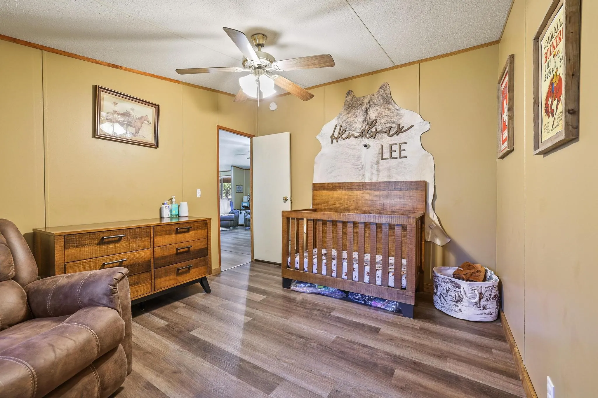Manufactured Home For Sale in Fannin County , 201 S Main Street, Dodd City, Texas 75438, 4 Bedroom, 2 Bathroom, 1 Garage spaces, 2,128 Sqft, built in 1999, Price $214,900, mls#21316209, Real Estate Agent in Dodd City, Homes For Sale in Fannin county, Homes For Sale in Dodd City, Realtor in Dodd City Texas, Real Estate Brokerage Independent Realty Texas, Luminita Cordes Realtor