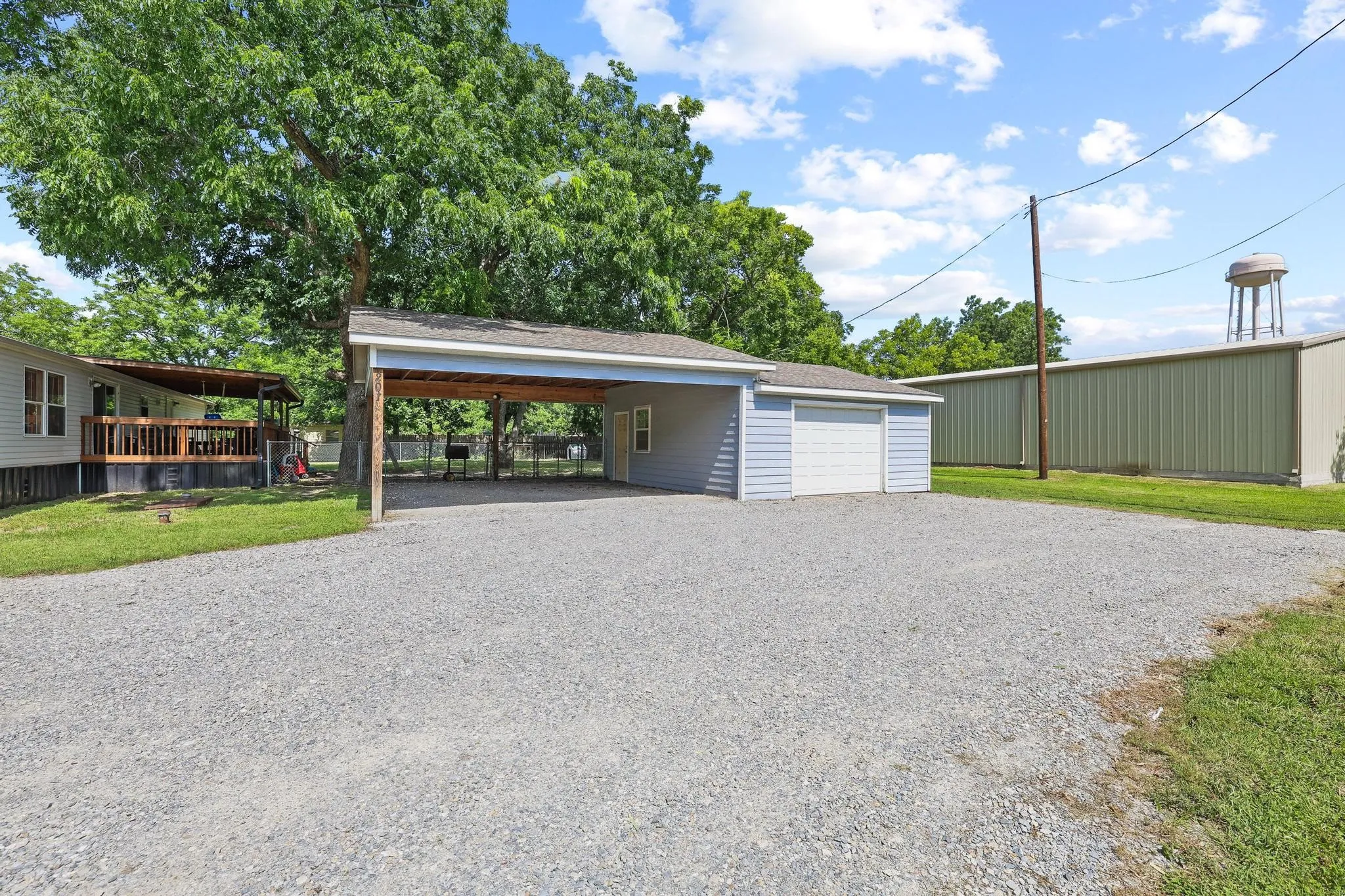 Manufactured Home For Sale in Fannin County , 201 S Main Street, Dodd City, Texas 75438, 4 Bedroom, 2 Bathroom, 1 Garage spaces, 2,128 Sqft, built in 1999, Price $214,900, mls#21316209, Real Estate Agent in Dodd City, Homes For Sale in Fannin county, Homes For Sale in Dodd City, Realtor in Dodd City Texas, Real Estate Brokerage Independent Realty Texas, Luminita Cordes Realtor