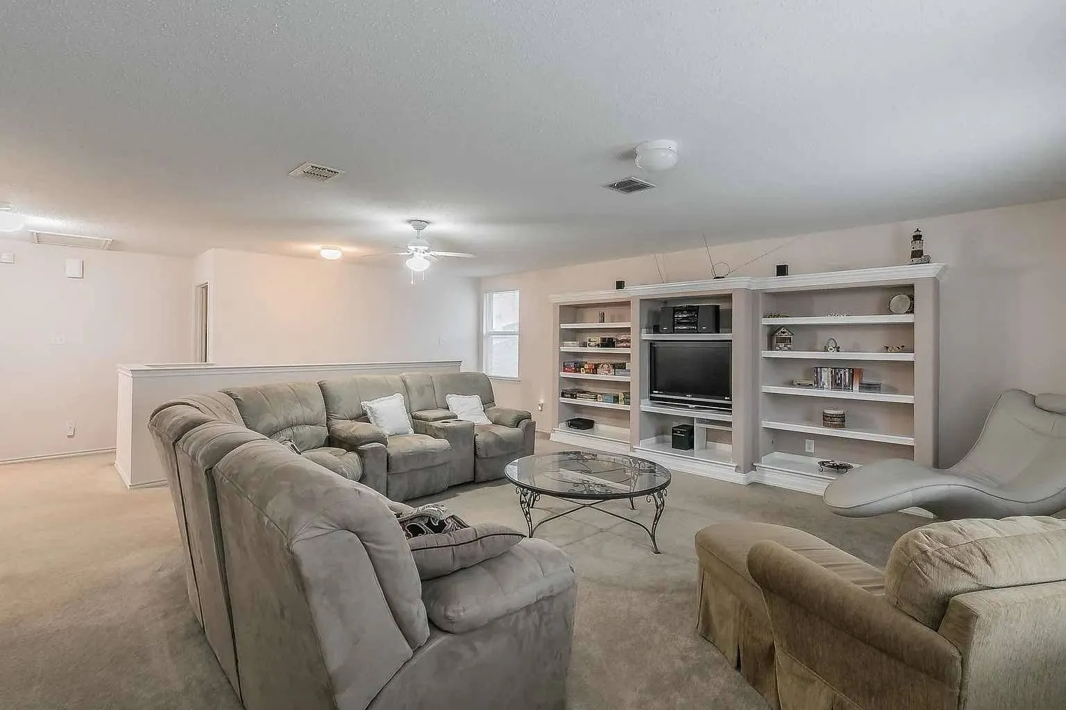 Single Family Residence For Rent in Tarrant County , 4028 Irish Setter Drive, Fort Worth, Texas 76123, 4 Bedroom, 3 Bathroom, 2 Garage spaces, 2,018 Sqft, built in 2005, mls#21318240, Real Estate Agent in Fort Worth, Homes For Rent in Tarrant county, Homes For Rent in Fort Worth, Realtor in Fort Worth Texas, Real Estate Brokerage Independent Realty Texas, Luminita Cordes Realtor