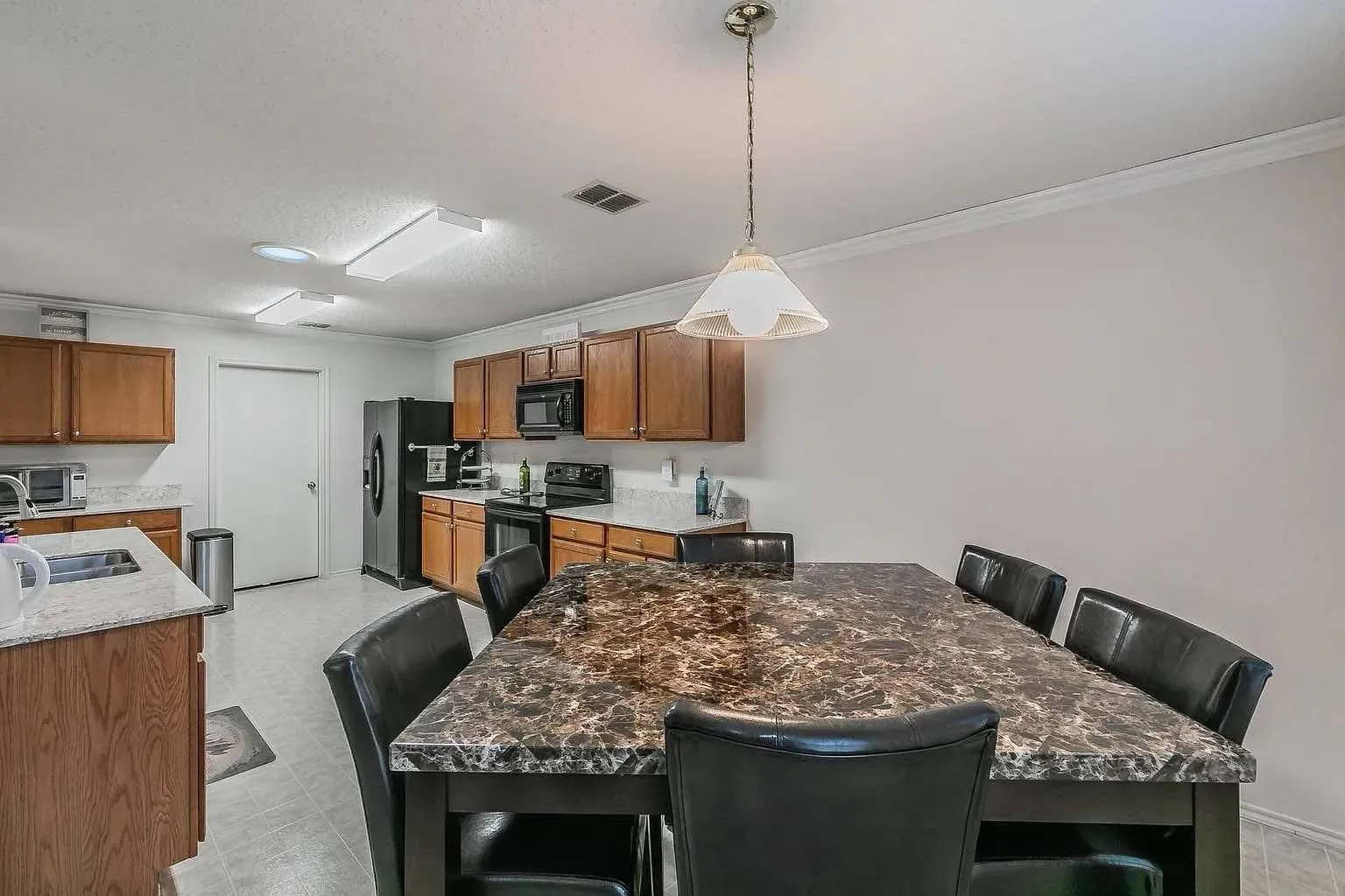 Single Family Residence For Rent in Tarrant County , 4028 Irish Setter Drive, Fort Worth, Texas 76123, 4 Bedroom, 3 Bathroom, 2 Garage spaces, 2,018 Sqft, built in 2005, mls#21318240, Real Estate Agent in Fort Worth, Homes For Rent in Tarrant county, Homes For Rent in Fort Worth, Realtor in Fort Worth Texas, Real Estate Brokerage Independent Realty Texas, Luminita Cordes Realtor