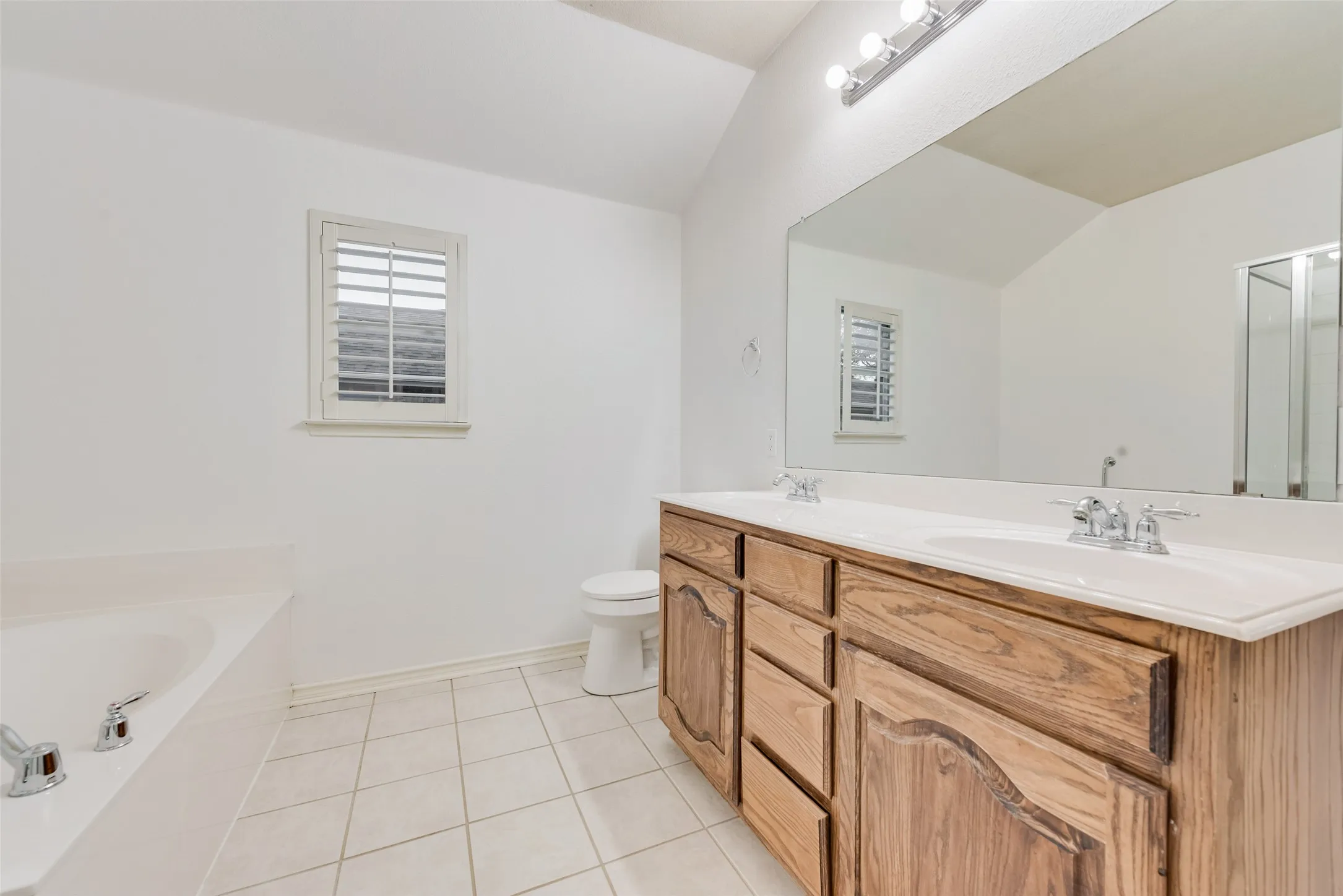 Single Family Residence For Rent in Collin County , 12300 Latigo Drive, Frisco, Texas 75035, 3 Bedroom, 2 Bathroom, 2 Garage spaces, 1,814 Sqft, built in 2004, mls#21318190, Real Estate Agent in Frisco, Homes For Rent in Collin county, Homes For Rent in Frisco, Realtor in Frisco Texas, Real Estate Brokerage Independent Realty Texas, Luminita Cordes Realtor