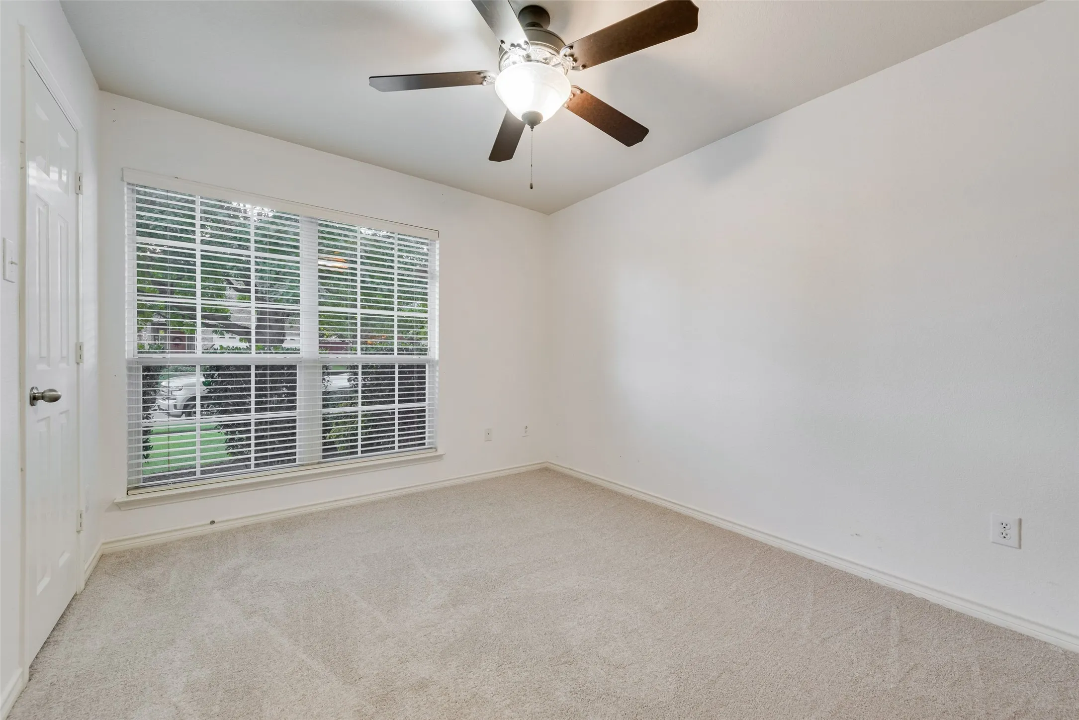 Single Family Residence For Rent in Collin County , 12300 Latigo Drive, Frisco, Texas 75035, 3 Bedroom, 2 Bathroom, 2 Garage spaces, 1,814 Sqft, built in 2004, mls#21318190, Real Estate Agent in Frisco, Homes For Rent in Collin county, Homes For Rent in Frisco, Realtor in Frisco Texas, Real Estate Brokerage Independent Realty Texas, Luminita Cordes Realtor