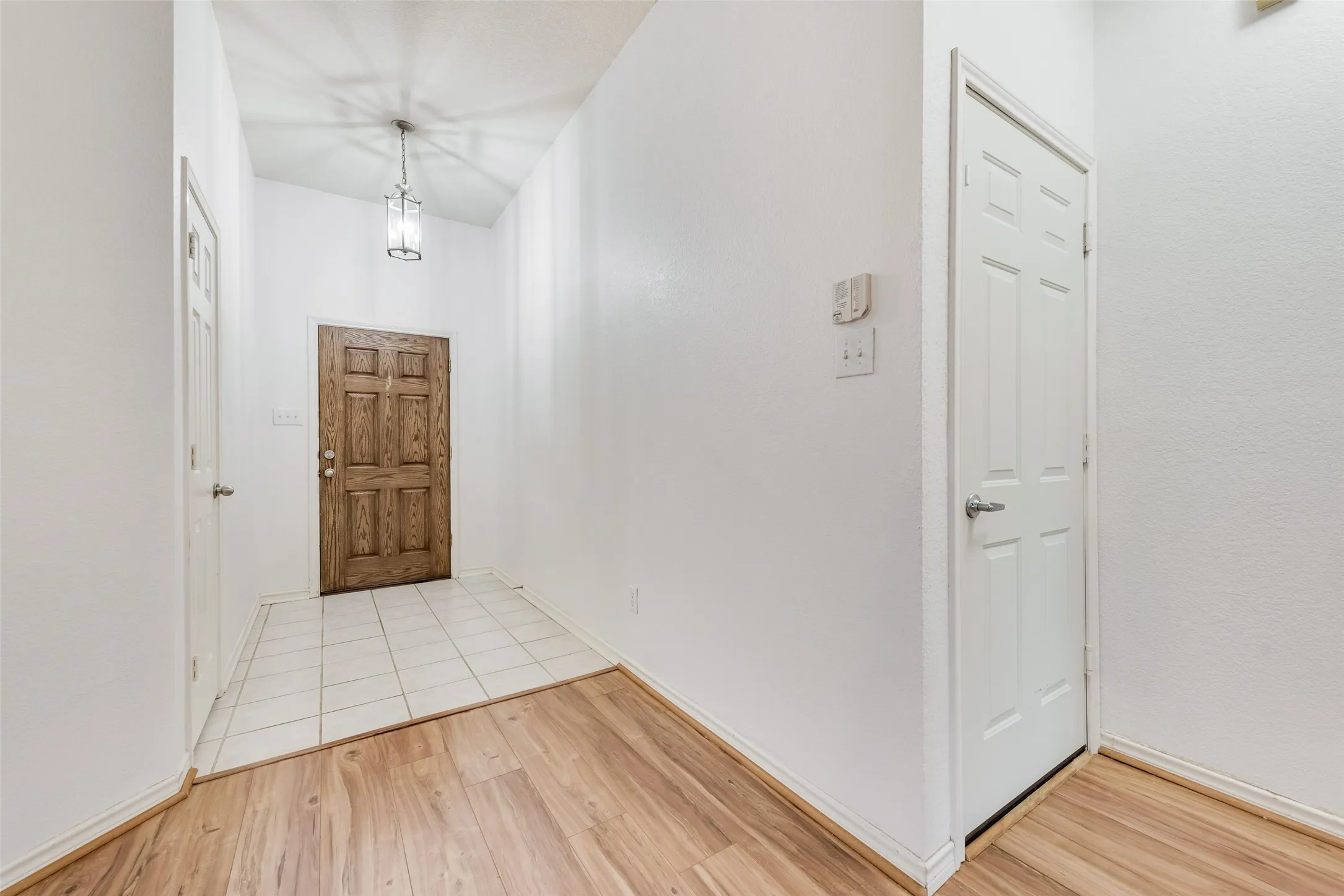 Single Family Residence For Rent in Collin County , 12300 Latigo Drive, Frisco, Texas 75035, 3 Bedroom, 2 Bathroom, 2 Garage spaces, 1,814 Sqft, built in 2004, mls#21318190, Real Estate Agent in Frisco, Homes For Rent in Collin county, Homes For Rent in Frisco, Realtor in Frisco Texas, Real Estate Brokerage Independent Realty Texas, Luminita Cordes Realtor