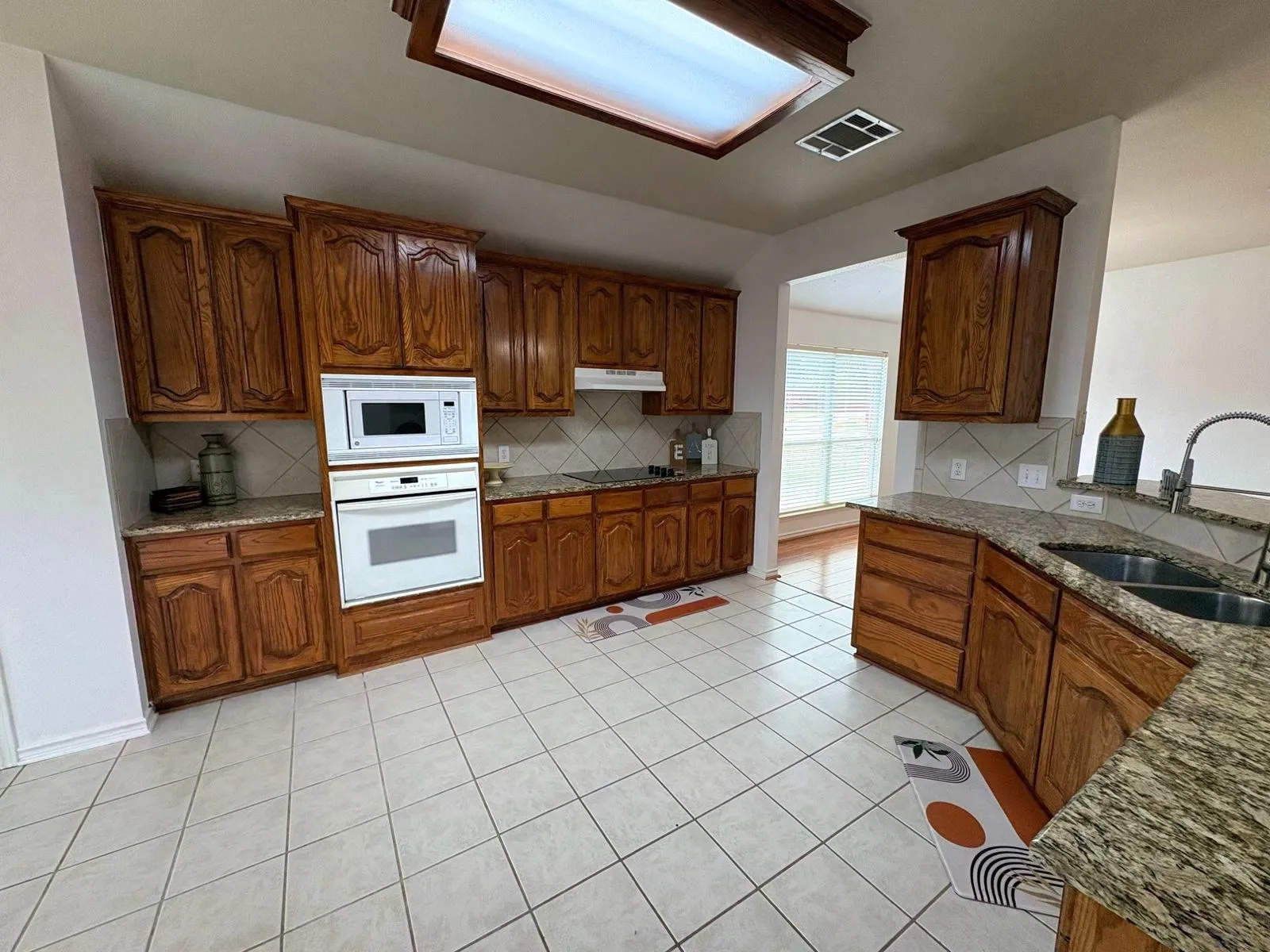 Single Family Residence For Rent in Collin County , 12300 Latigo Drive, Frisco, Texas 75035, 3 Bedroom, 2 Bathroom, 2 Garage spaces, 1,814 Sqft, built in 2004, mls#21318190, Real Estate Agent in Frisco, Homes For Rent in Collin county, Homes For Rent in Frisco, Realtor in Frisco Texas, Real Estate Brokerage Independent Realty Texas, Luminita Cordes Realtor