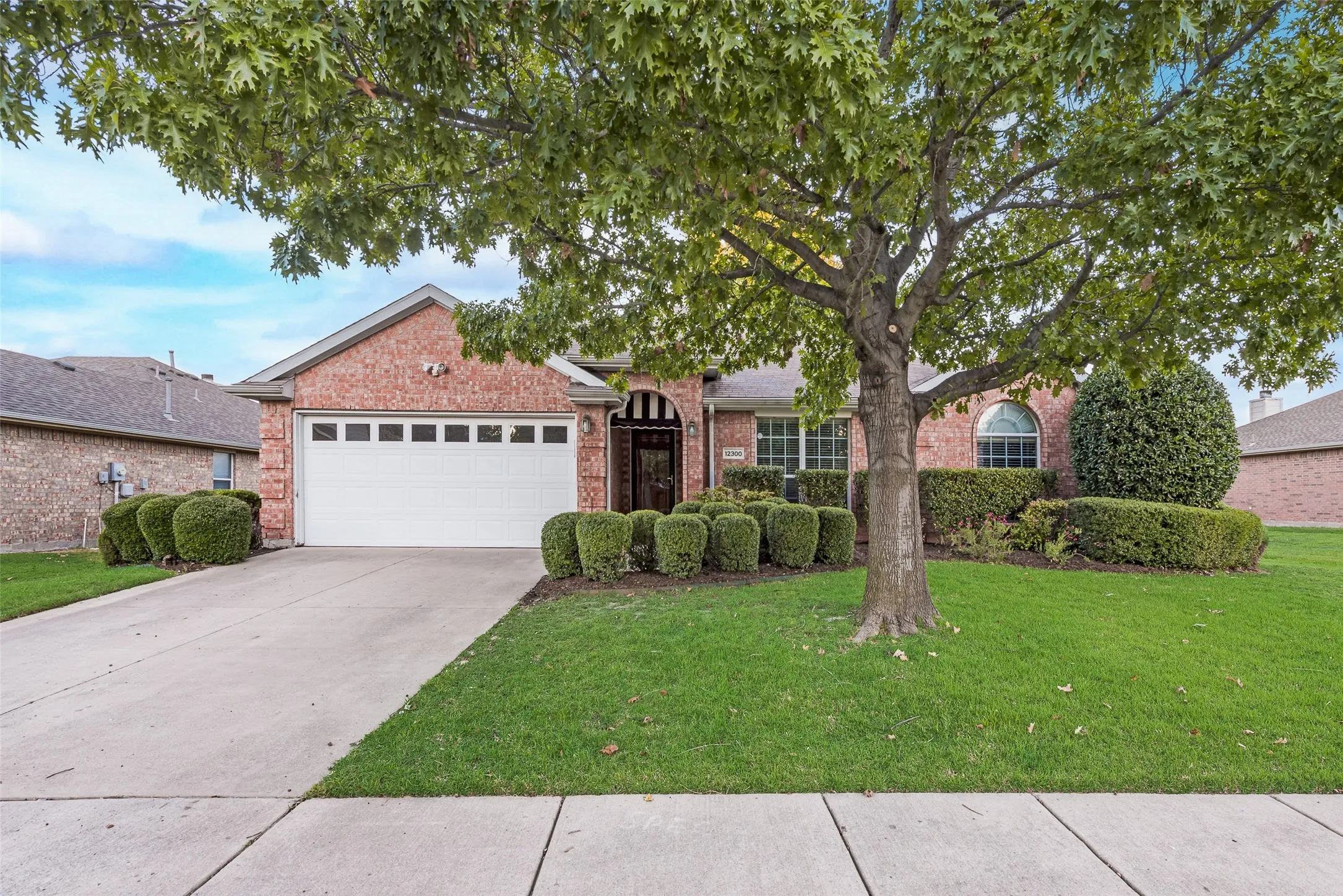 Single Family Residence For Rent in Collin County , 12300 Latigo Drive, Frisco, Texas 75035, 3 Bedroom, 2 Bathroom, 2 Garage spaces, 1,814 Sqft, built in 2004, mls#21318190, Real Estate Agent in Frisco, Homes For Rent in Collin county, Homes For Rent in Frisco, Realtor in Frisco Texas, Real Estate Brokerage Independent Realty Texas, Luminita Cordes Realtor