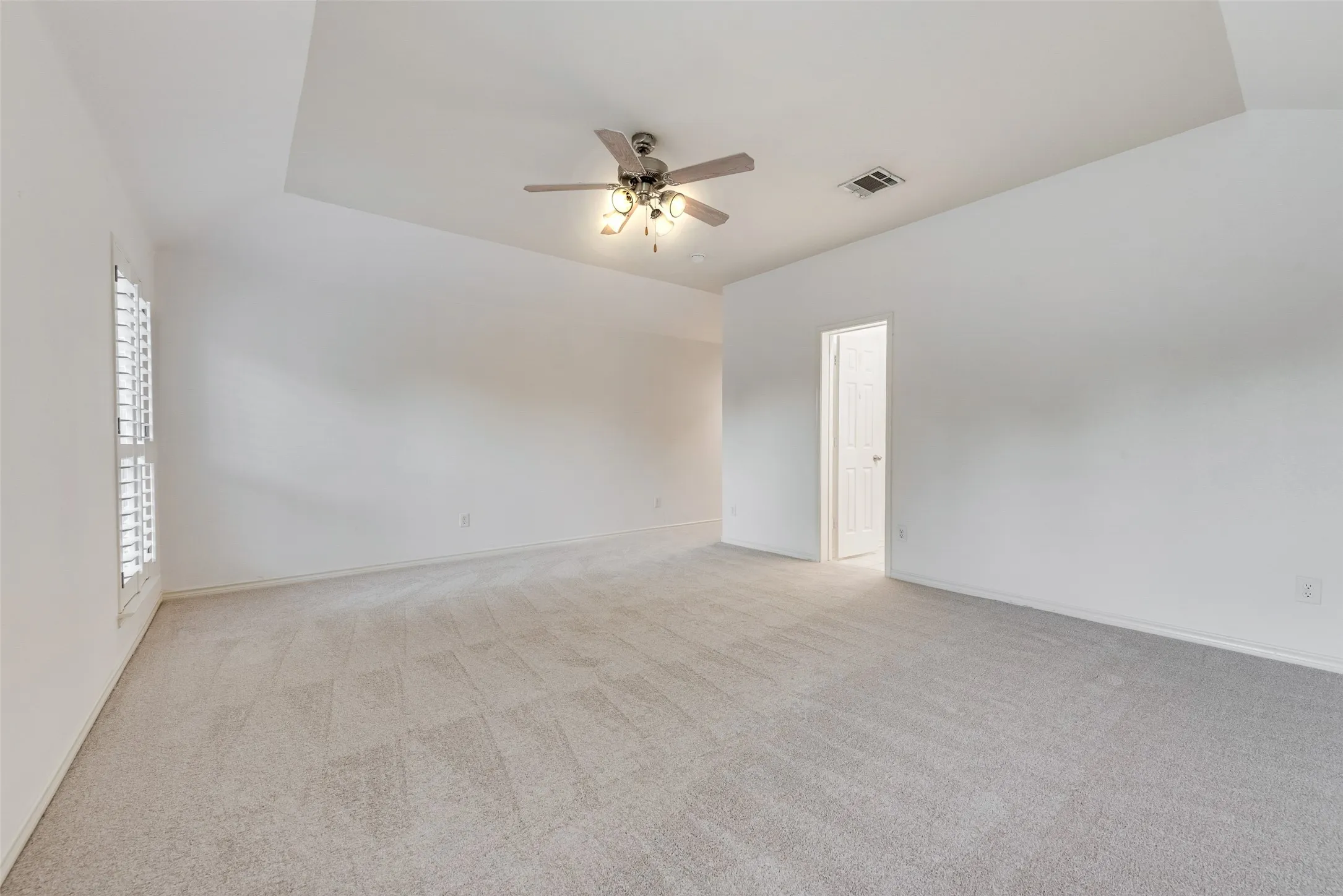 Single Family Residence For Rent in Collin County , 12300 Latigo Drive, Frisco, Texas 75035, 3 Bedroom, 2 Bathroom, 2 Garage spaces, 1,814 Sqft, built in 2004, mls#21318190, Real Estate Agent in Frisco, Homes For Rent in Collin county, Homes For Rent in Frisco, Realtor in Frisco Texas, Real Estate Brokerage Independent Realty Texas, Luminita Cordes Realtor