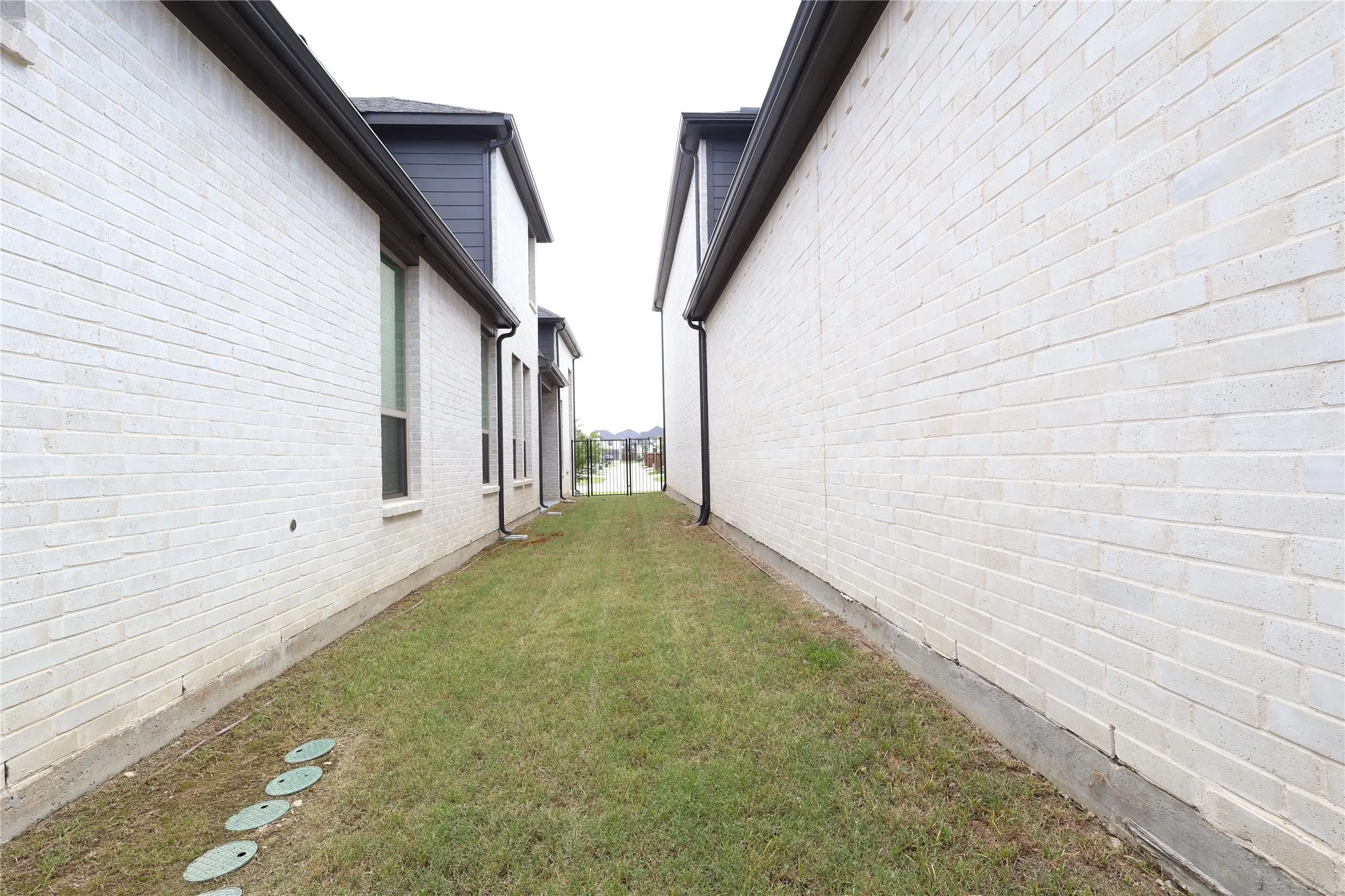 Single Family Residence For Rent in Collin County , 12978 Caprock Drive, Frisco, Texas 75035, 3 Bedroom, 4 Bathroom, 2 Garage spaces, 2,802 Sqft, built in 2022, mls#21318245, Real Estate Agent in Frisco, Homes For Rent in Collin county, Homes For Rent in Frisco, Realtor in Frisco Texas, Real Estate Brokerage Independent Realty Texas, Luminita Cordes Realtor