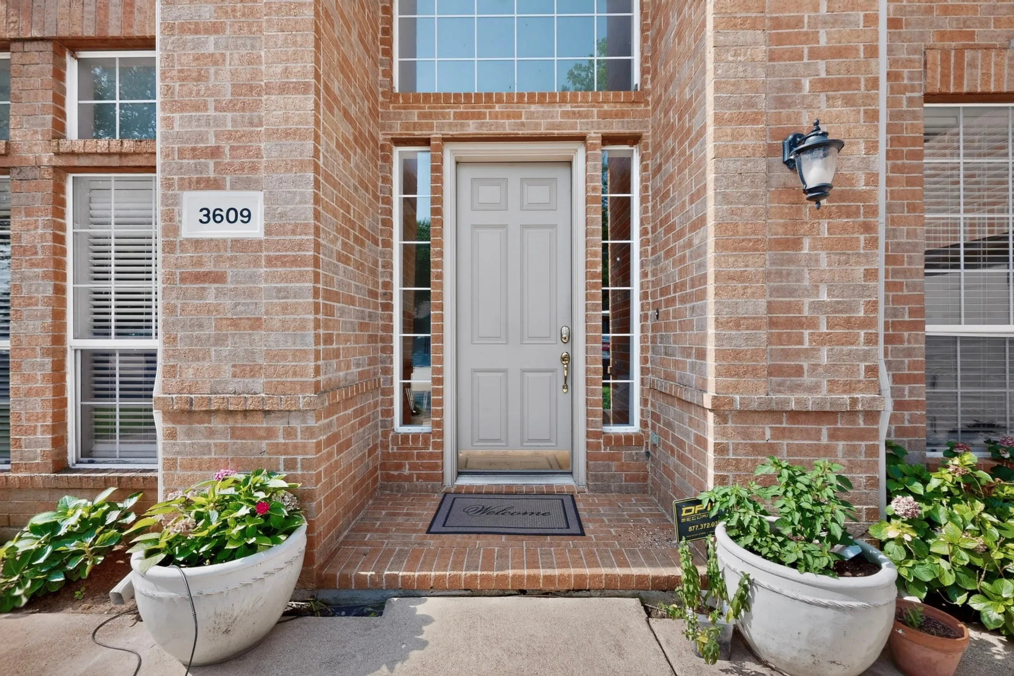 Single Family Residence For Sale in Denton County , 3609 Wise Lane, Flower Mound, Texas 75022, 5 Bedroom, 5 Bathroom, 2 Garage spaces, 4,319 Sqft, built in 2000, Price $999,500, mls#21317786, Real Estate Agent in Flower Mound, Homes For Sale in Denton county, Homes For Sale in Flower Mound, Realtor in Flower Mound Texas, Real Estate Brokerage Independent Realty Texas, Luminita Cordes Realtor