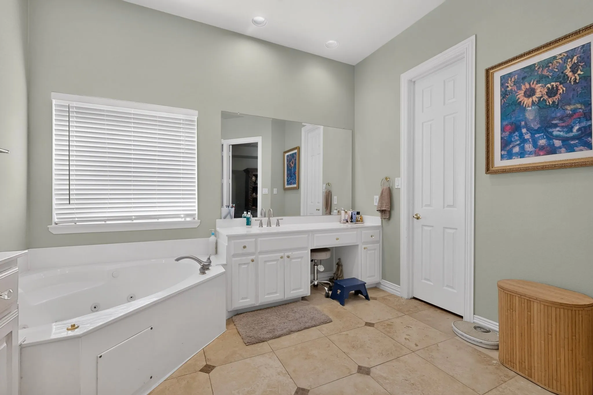 Single Family Residence For Sale in Denton County , 3609 Wise Lane, Flower Mound, Texas 75022, 5 Bedroom, 5 Bathroom, 2 Garage spaces, 4,319 Sqft, built in 2000, Price $999,500, mls#21317786, Real Estate Agent in Flower Mound, Homes For Sale in Denton county, Homes For Sale in Flower Mound, Realtor in Flower Mound Texas, Real Estate Brokerage Independent Realty Texas, Luminita Cordes Realtor