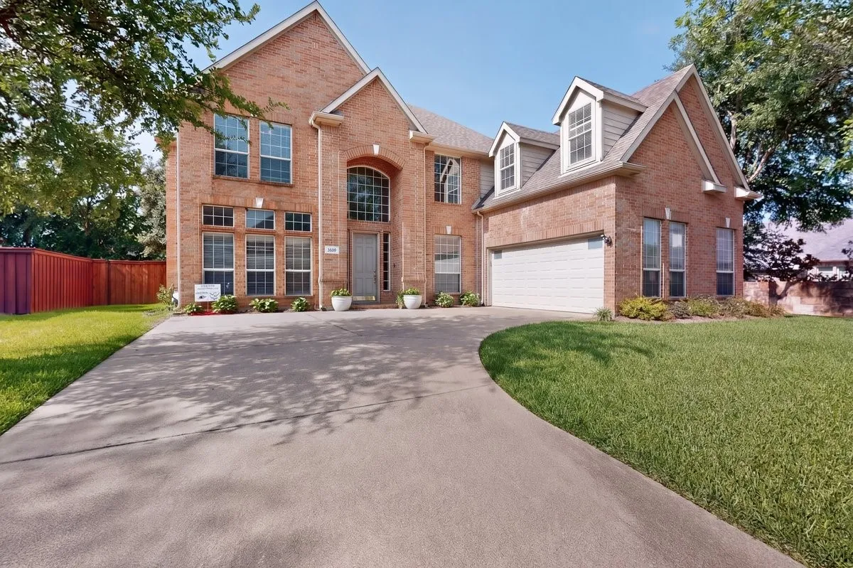 Single Family Residence For Sale in Denton County , 3609 Wise Lane, Flower Mound, Texas 75022, 5 Bedroom, 5 Bathroom, 2 Garage spaces, 4,319 Sqft, built in 2000, Price $999,500, mls#21317786, Real Estate Agent in Flower Mound, Homes For Sale in Denton county, Homes For Sale in Flower Mound, Realtor in Flower Mound Texas, Real Estate Brokerage Independent Realty Texas, Luminita Cordes Realtor