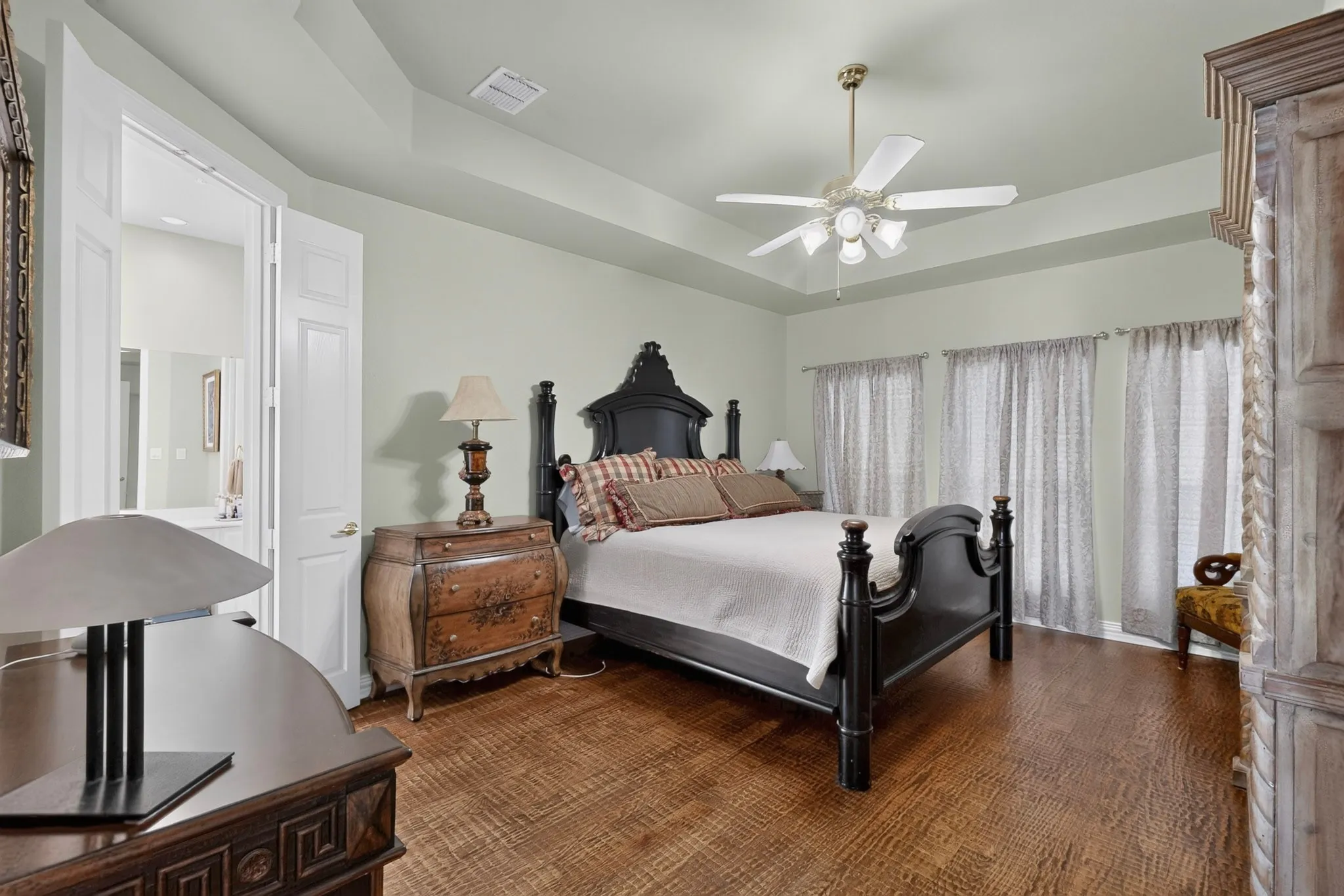 Single Family Residence For Sale in Denton County , 3609 Wise Lane, Flower Mound, Texas 75022, 5 Bedroom, 5 Bathroom, 2 Garage spaces, 4,319 Sqft, built in 2000, Price $999,500, mls#21317786, Real Estate Agent in Flower Mound, Homes For Sale in Denton county, Homes For Sale in Flower Mound, Realtor in Flower Mound Texas, Real Estate Brokerage Independent Realty Texas, Luminita Cordes Realtor